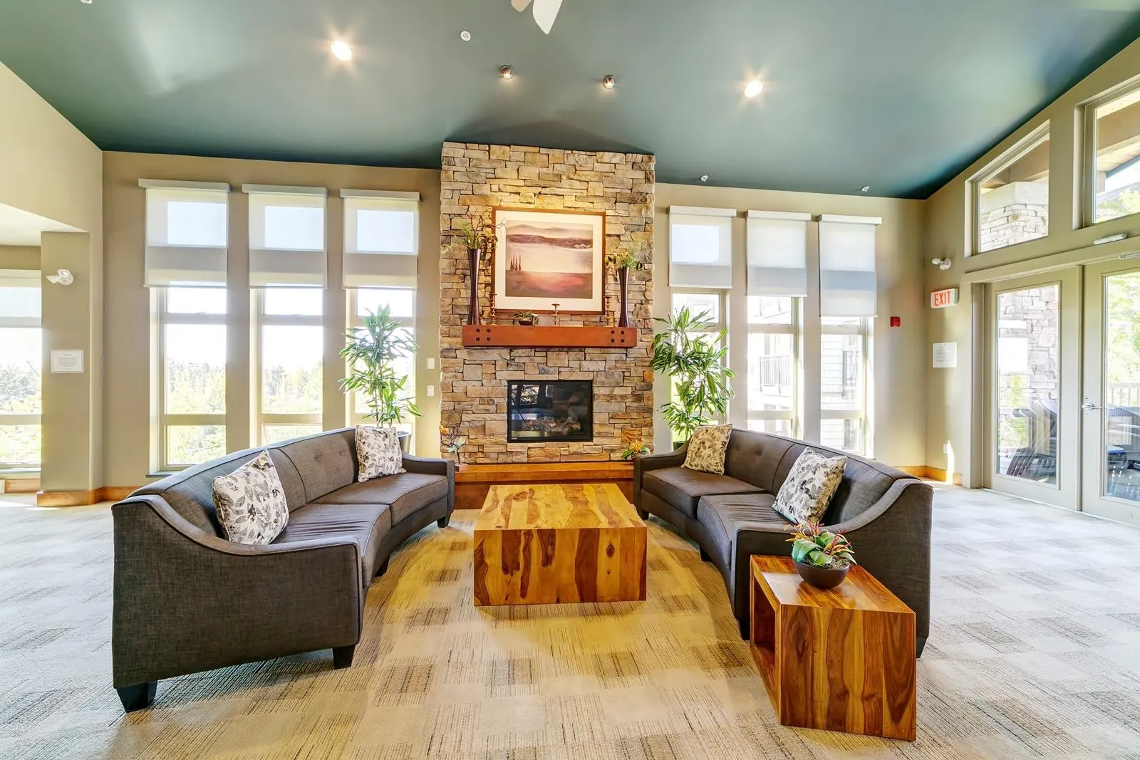 202 3156 Dayanee Springs Boulevard