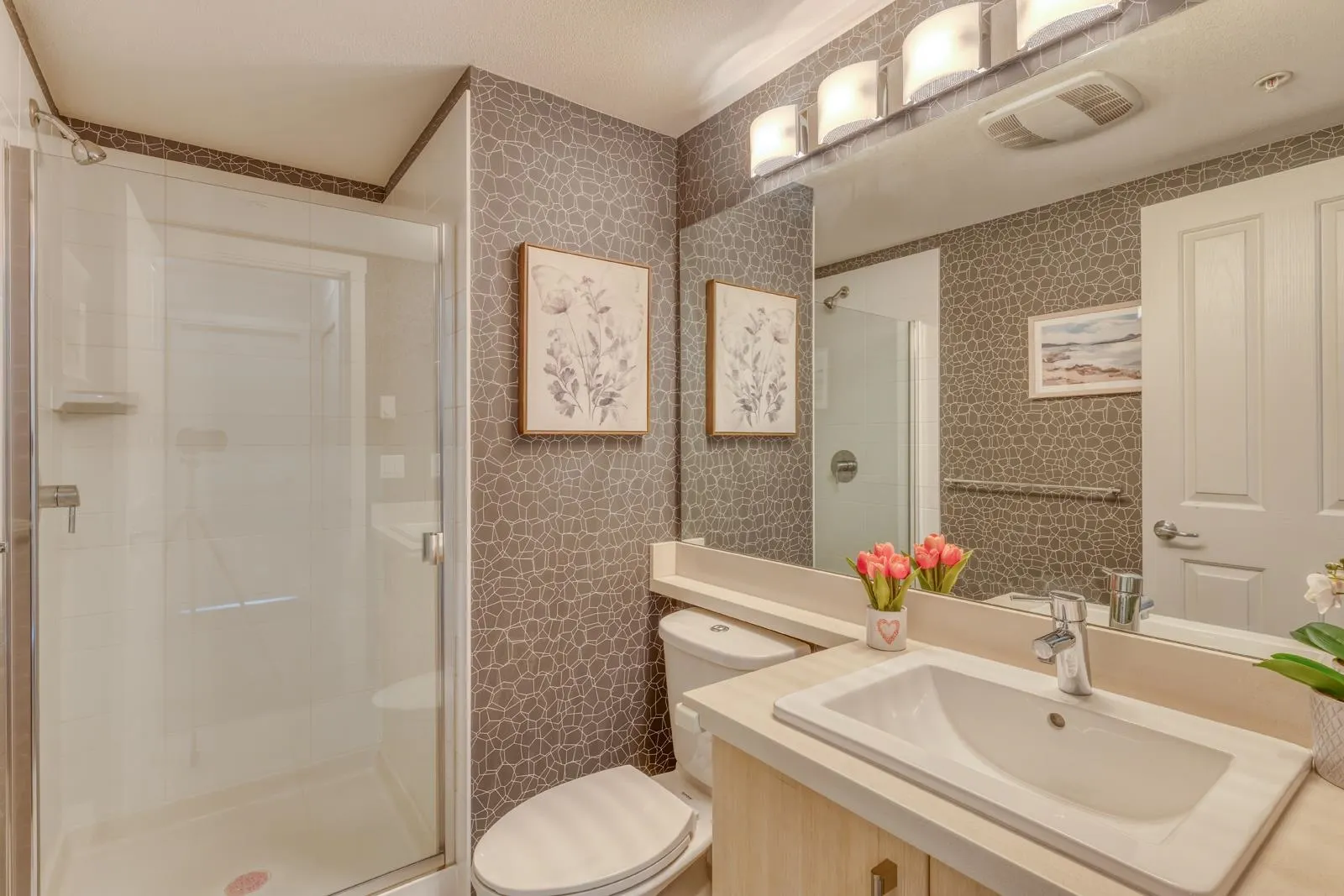 202 3156 Dayanee Springs Boulevard