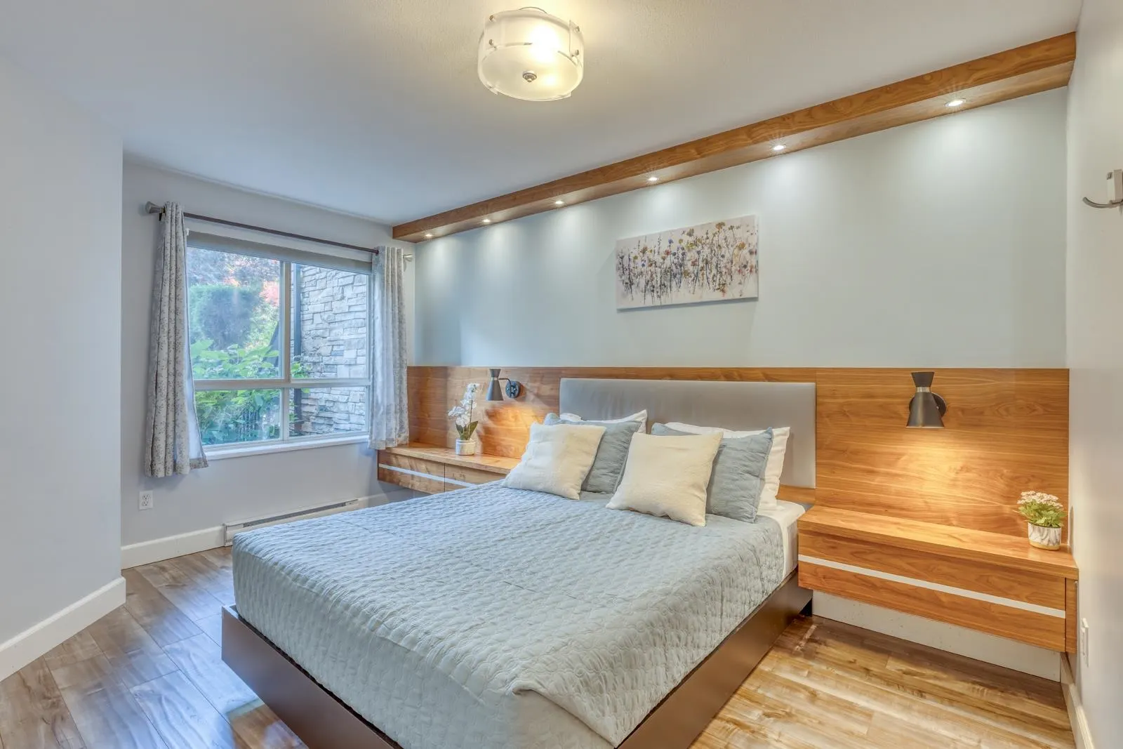 202 3156 Dayanee Springs Boulevard