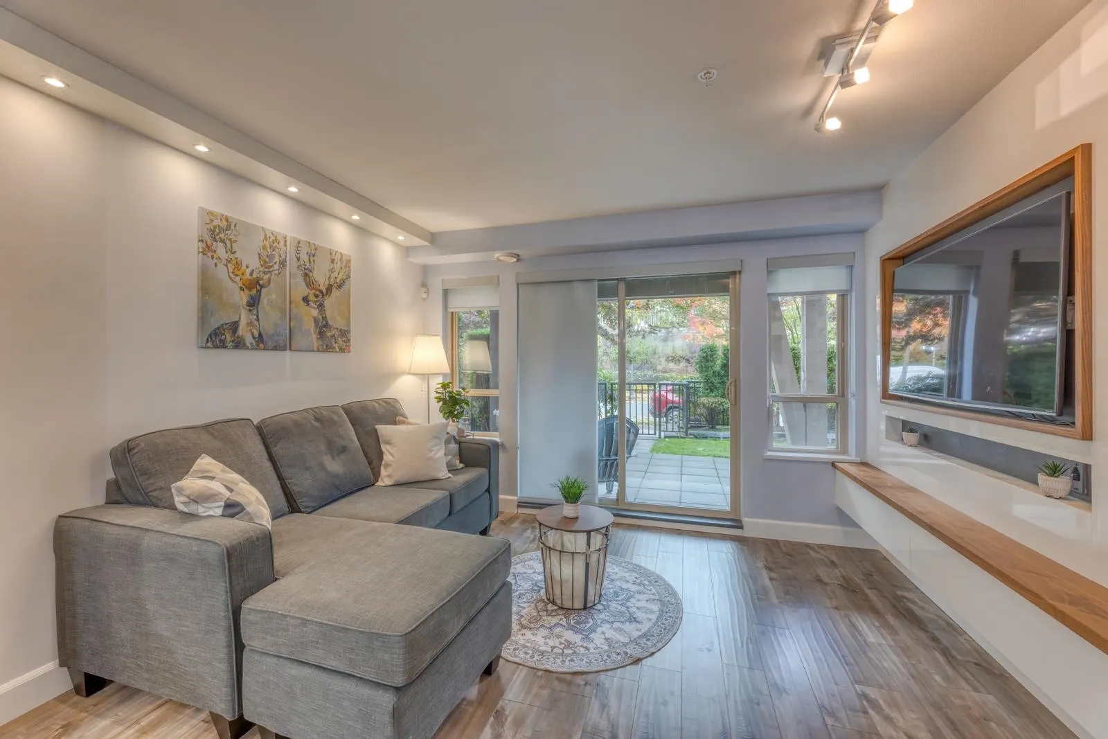 202 3156 Dayanee Springs Boulevard