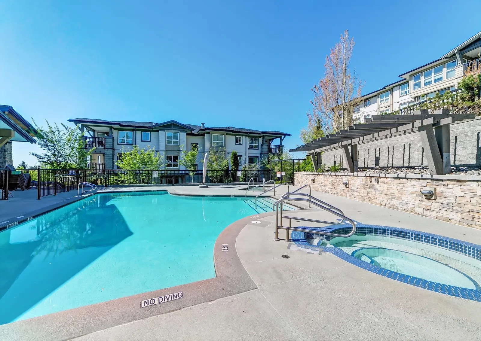 202 3156 Dayanee Springs Boulevard