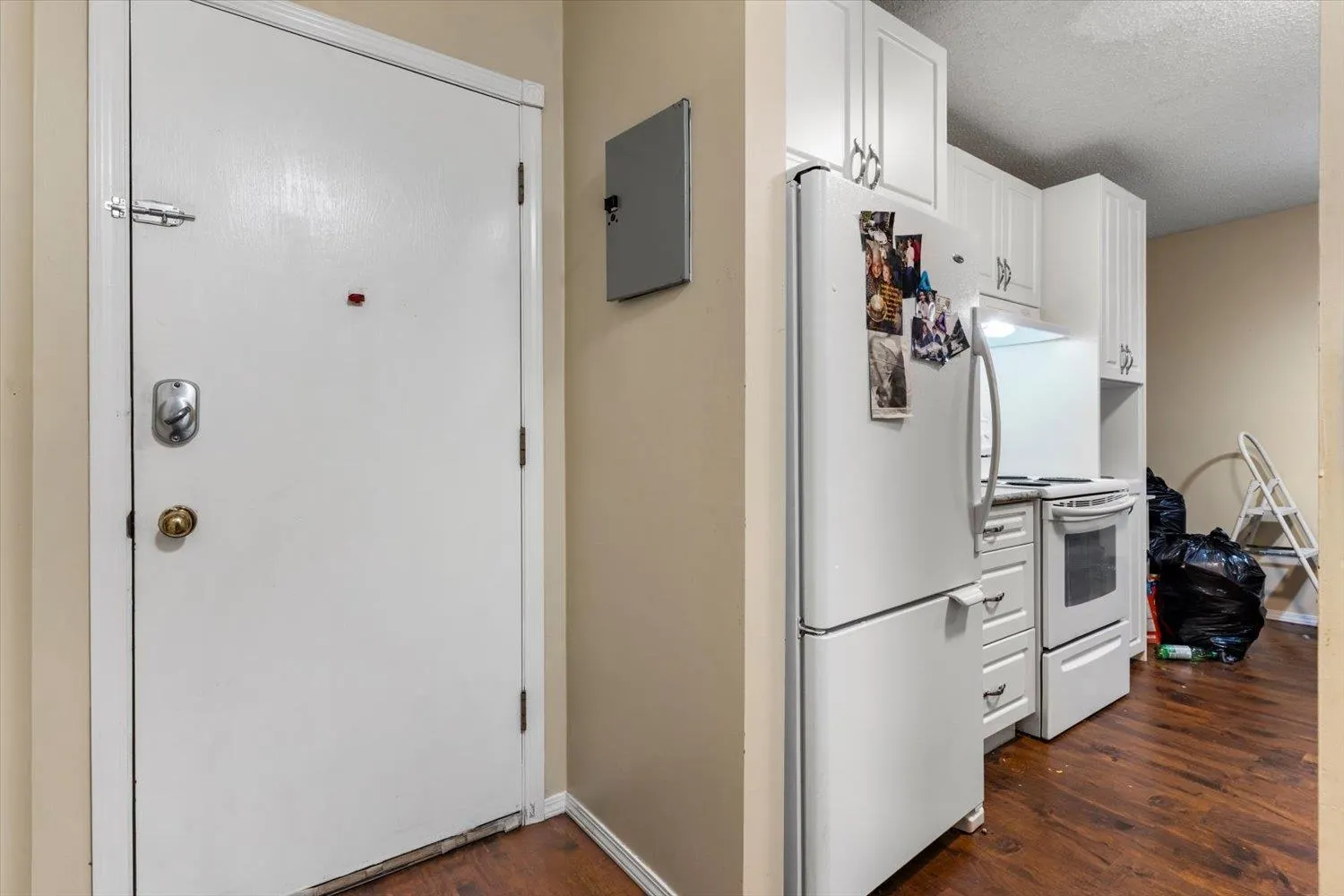 109 9175 Mary Street