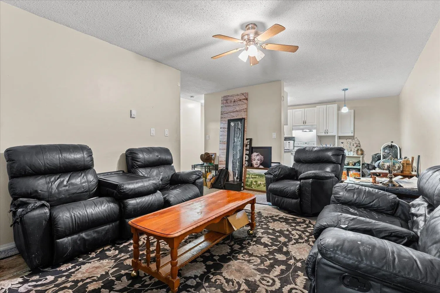 109 9175 Mary Street