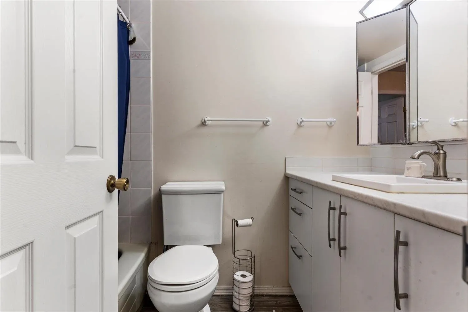 109 9175 Mary Street