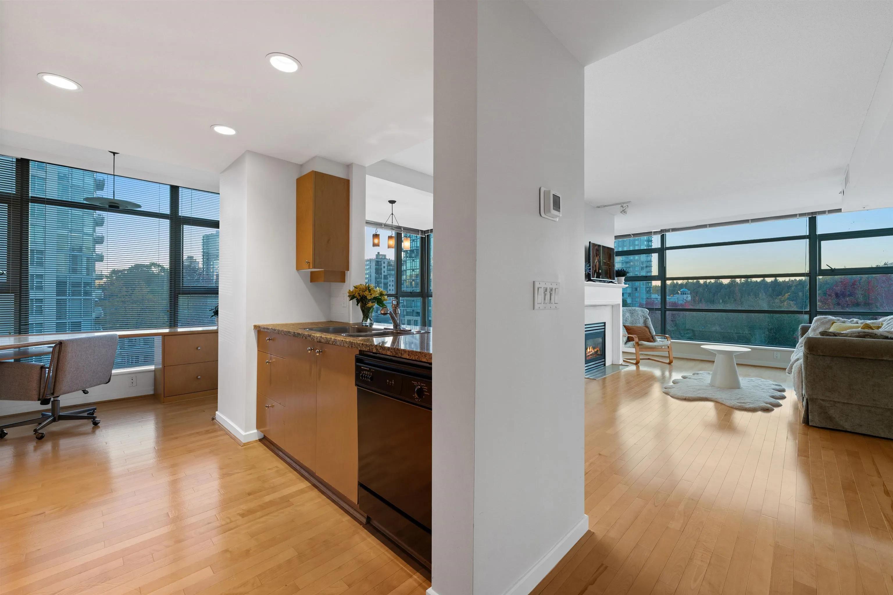 504 1790 Bayshore Drive