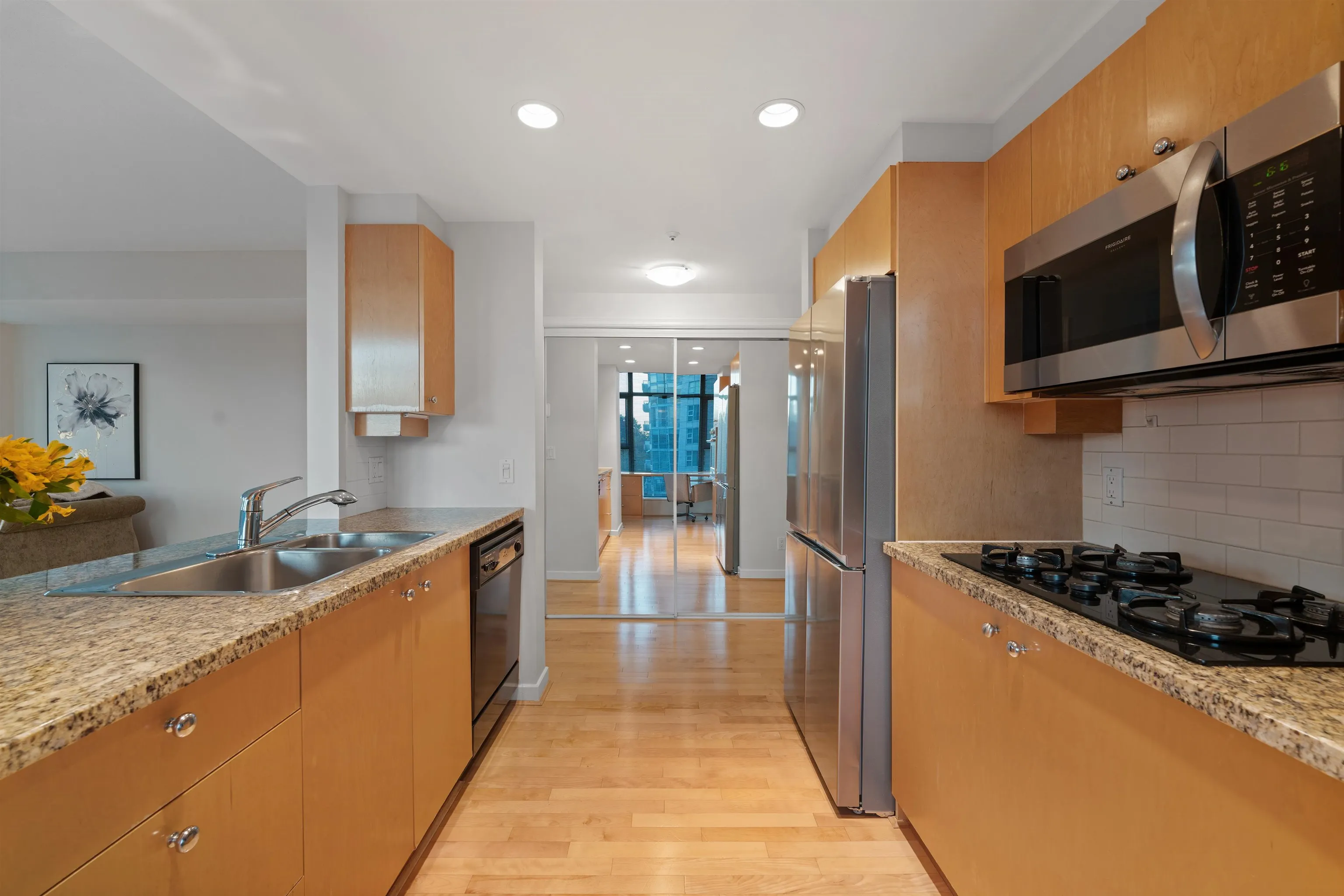 504 1790 Bayshore Drive