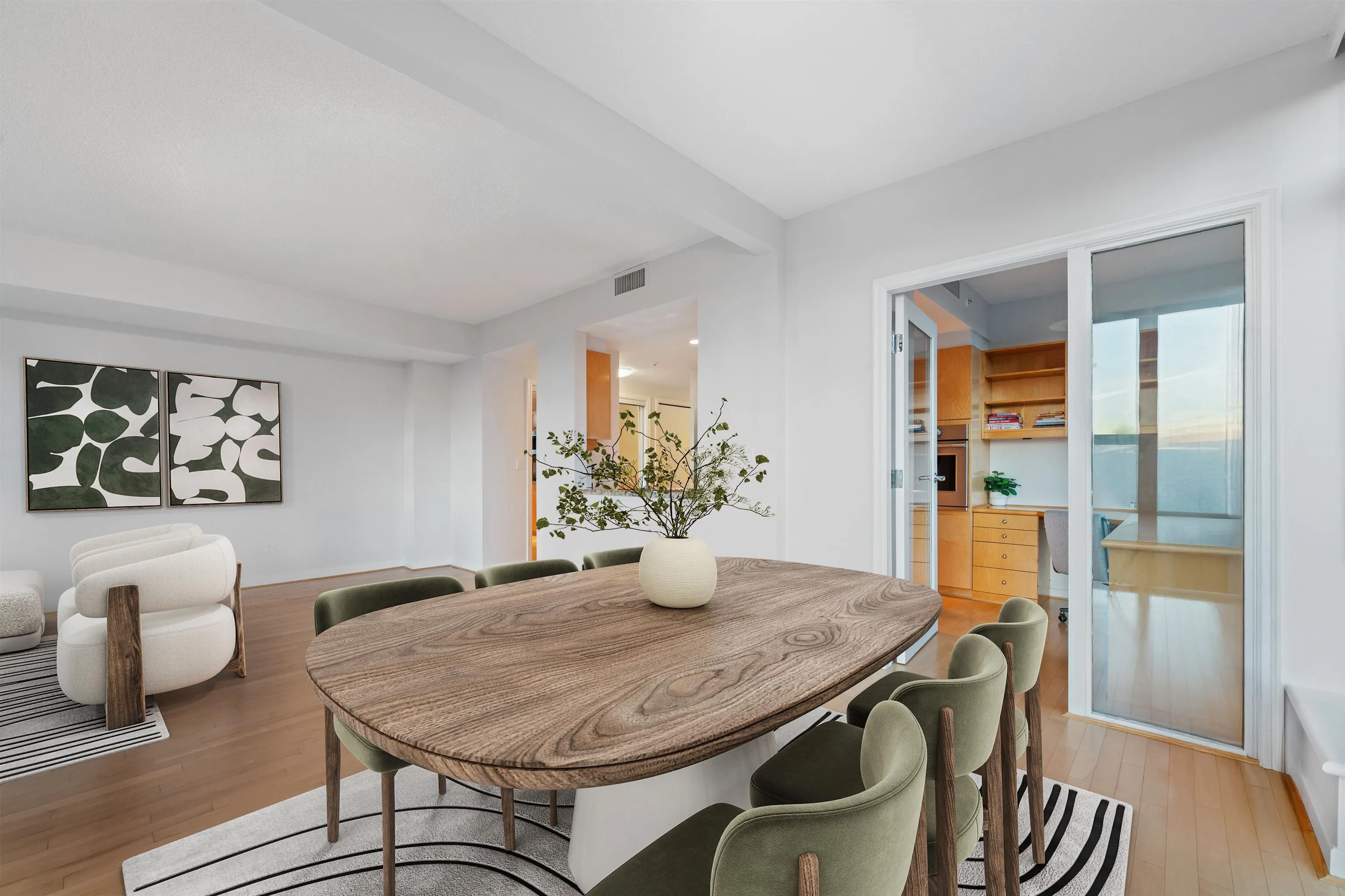 504 1790 Bayshore Drive