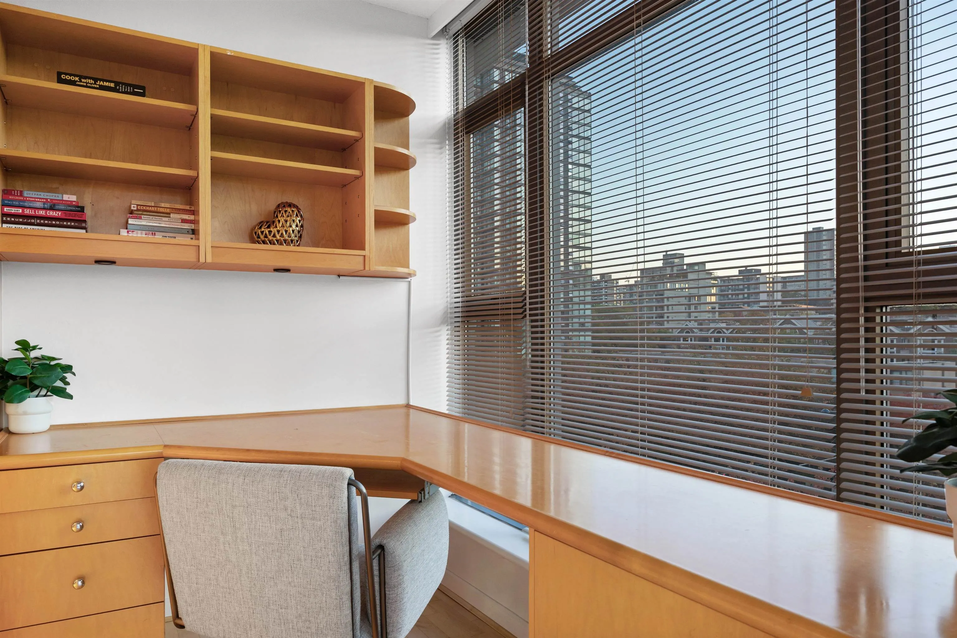 504 1790 Bayshore Drive