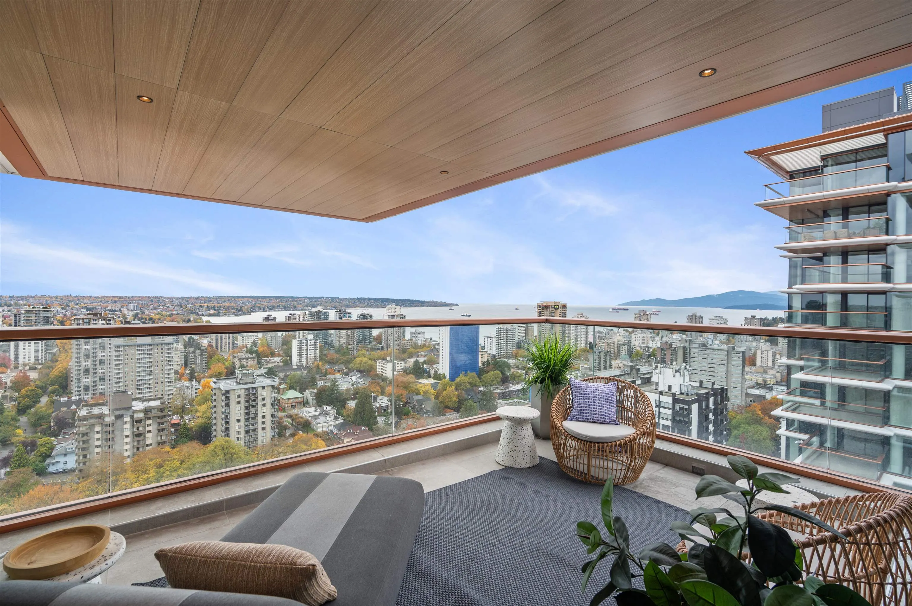 2901 1408 Robson Street