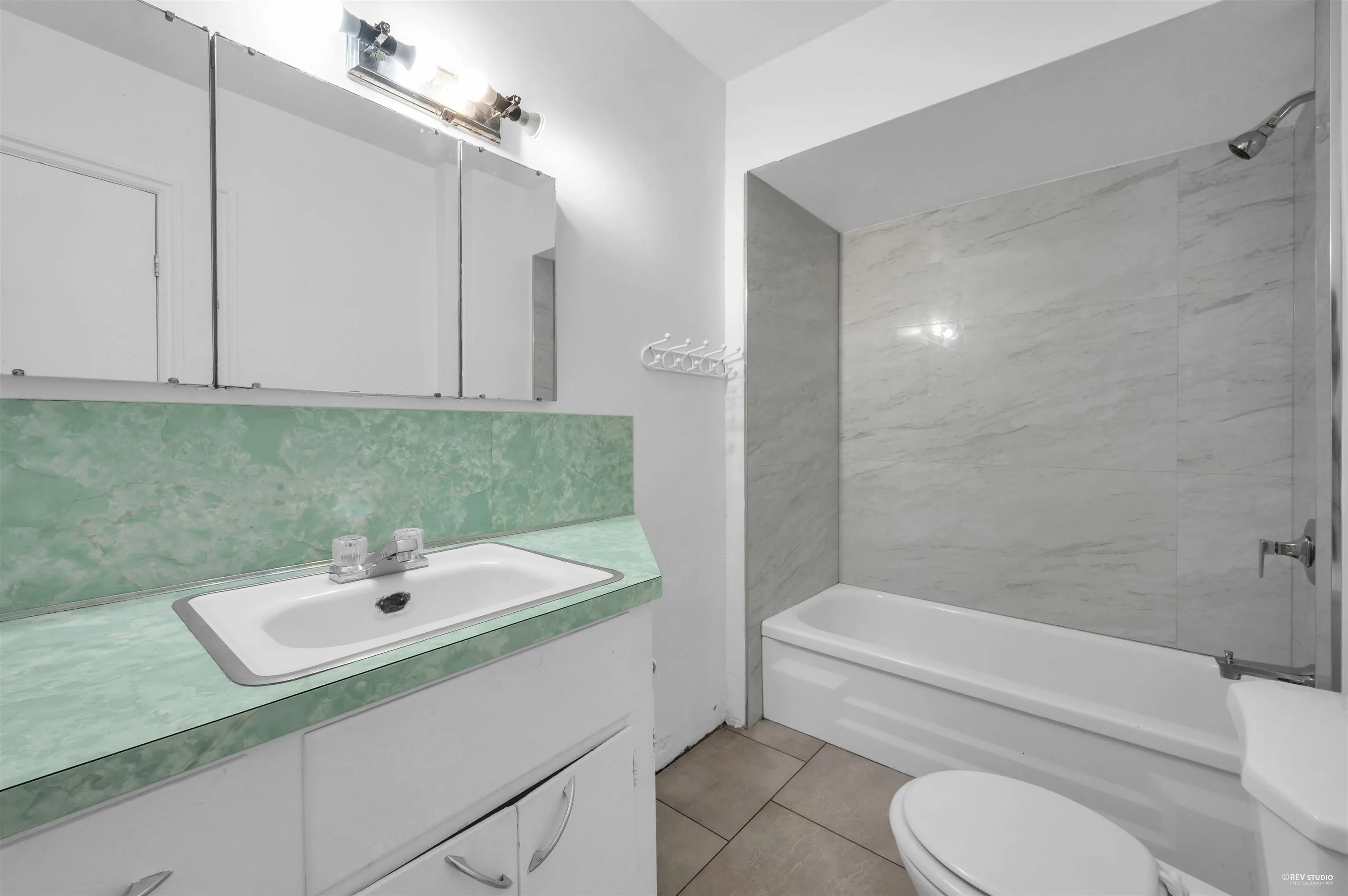 4021 Graveley Street