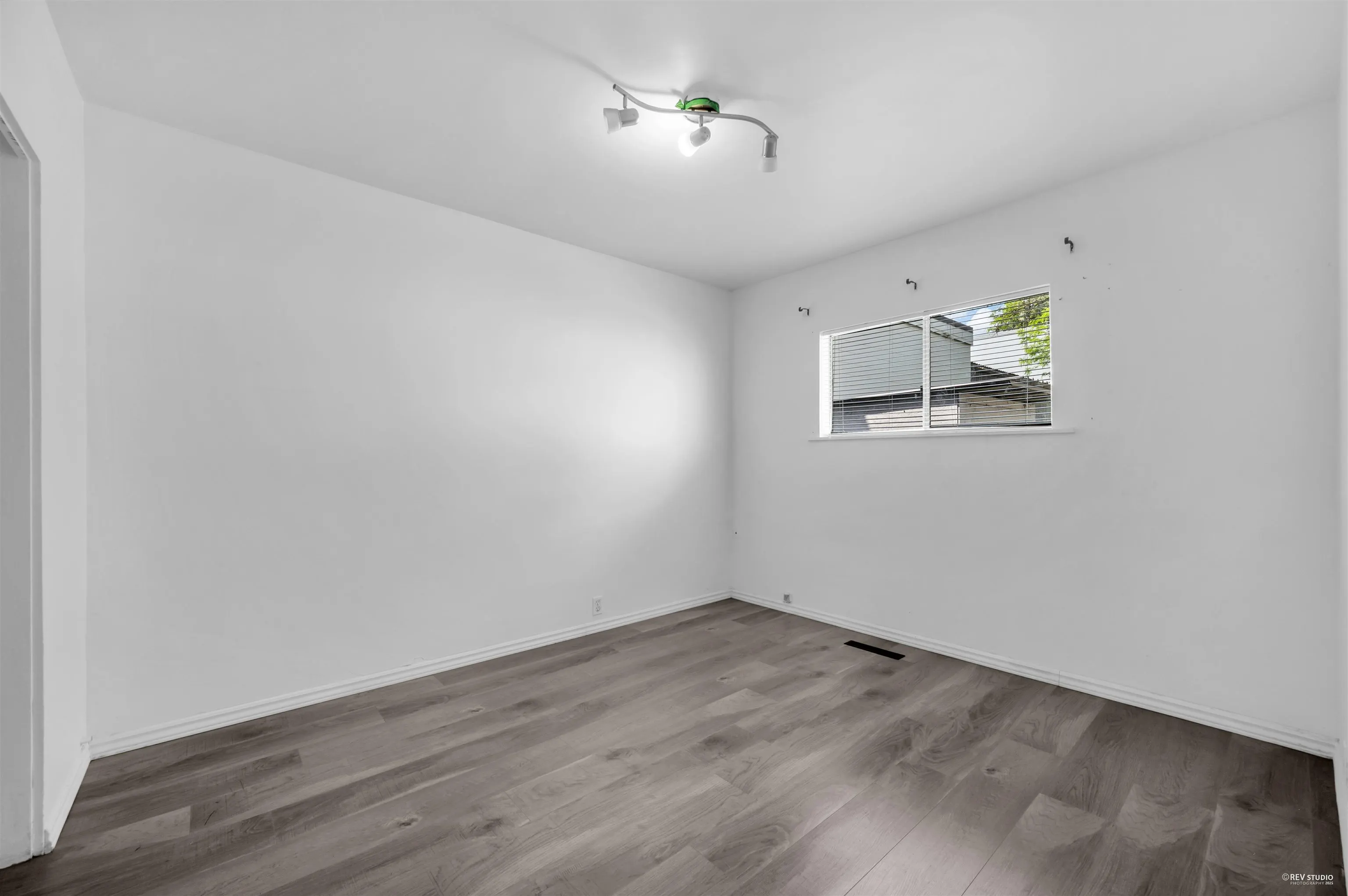 4021 Graveley Street