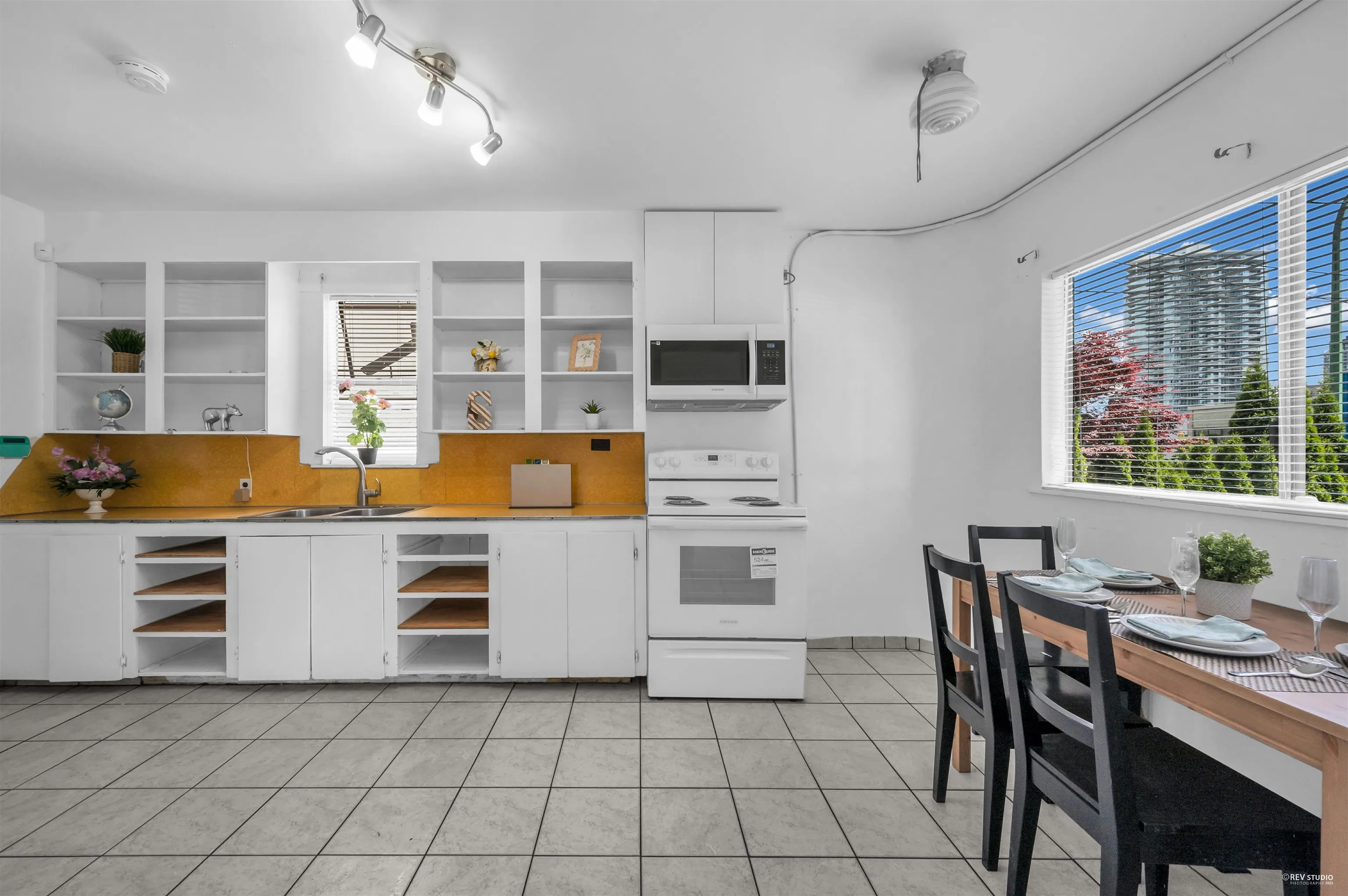 4021 Graveley Street