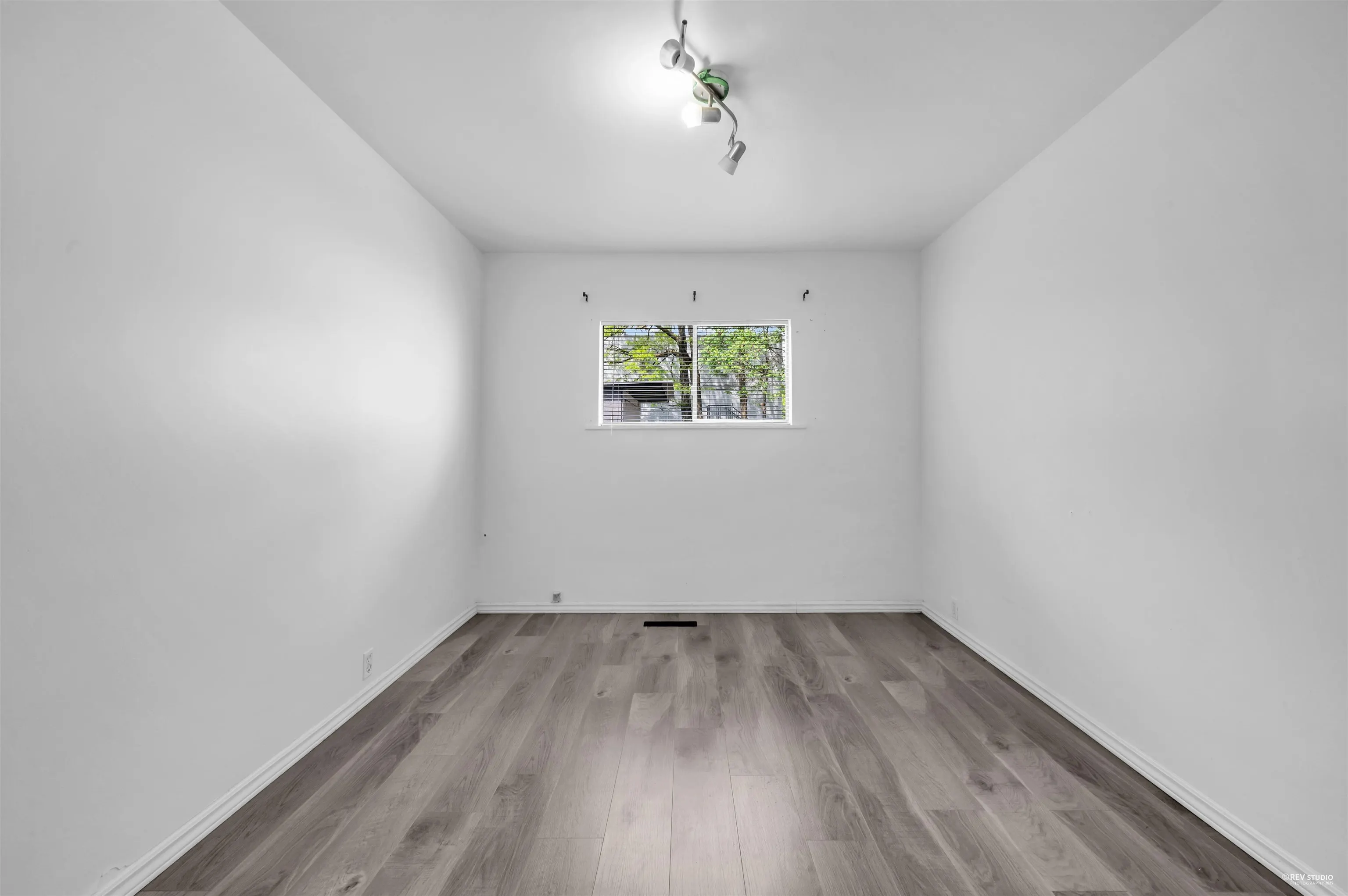 4021 Graveley Street