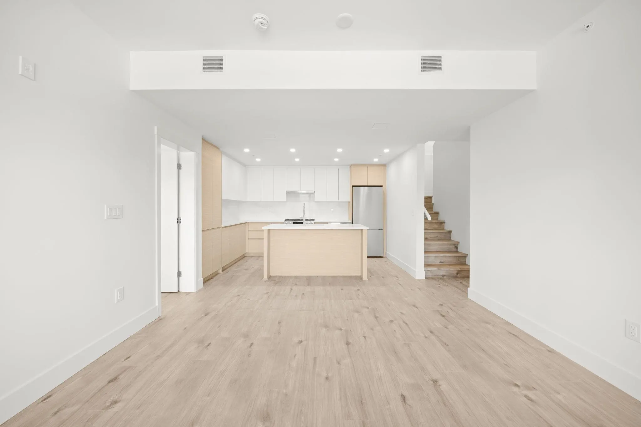 504 4788 Hastings Street