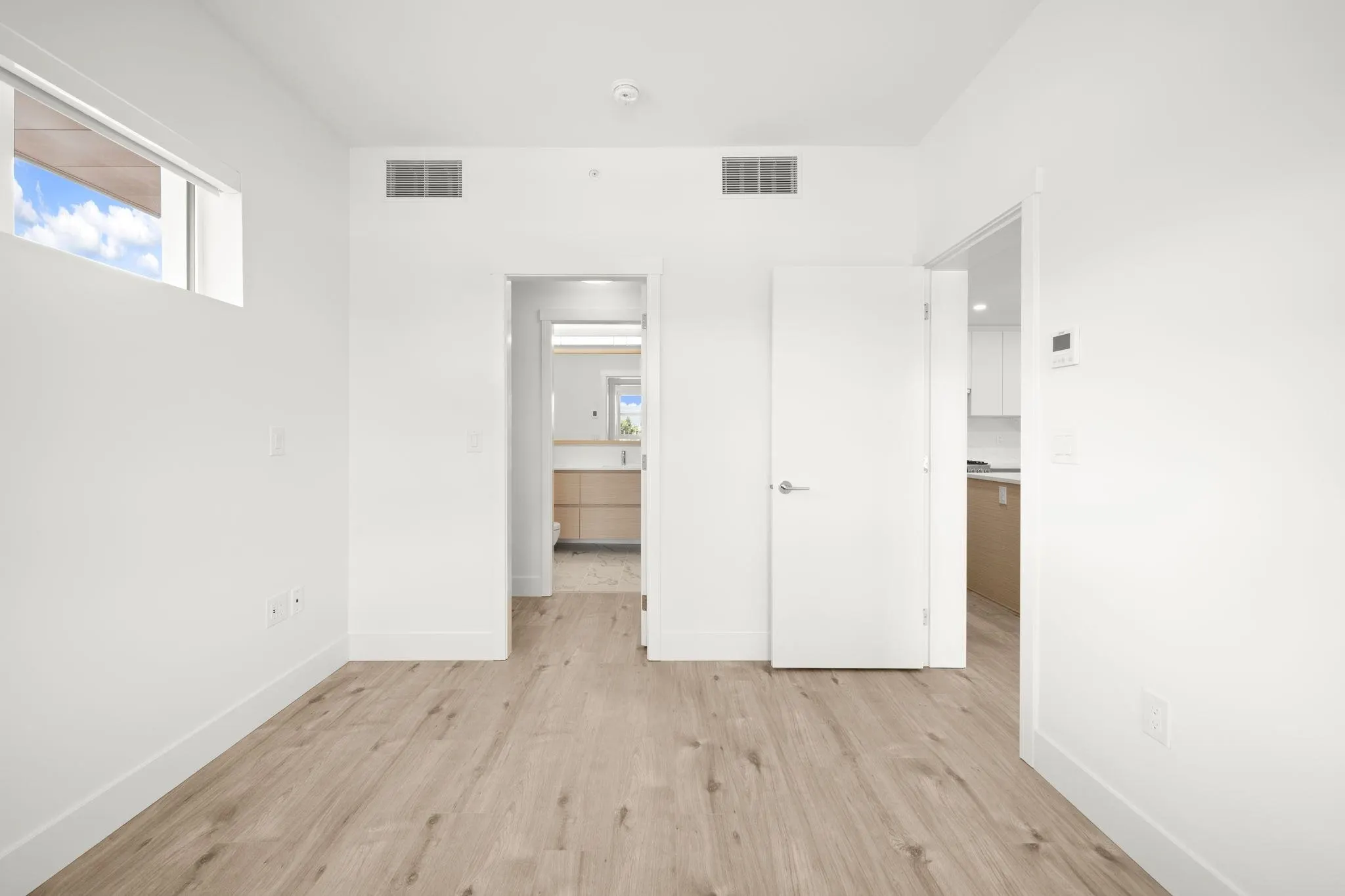 504 4788 Hastings Street