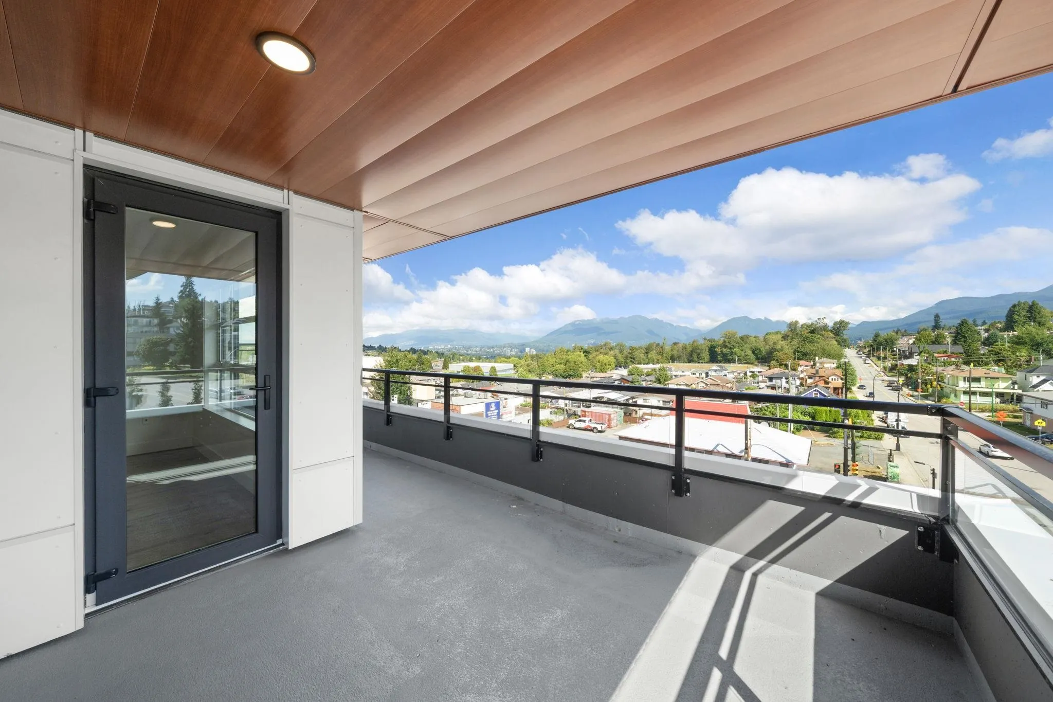 504 4788 Hastings Street