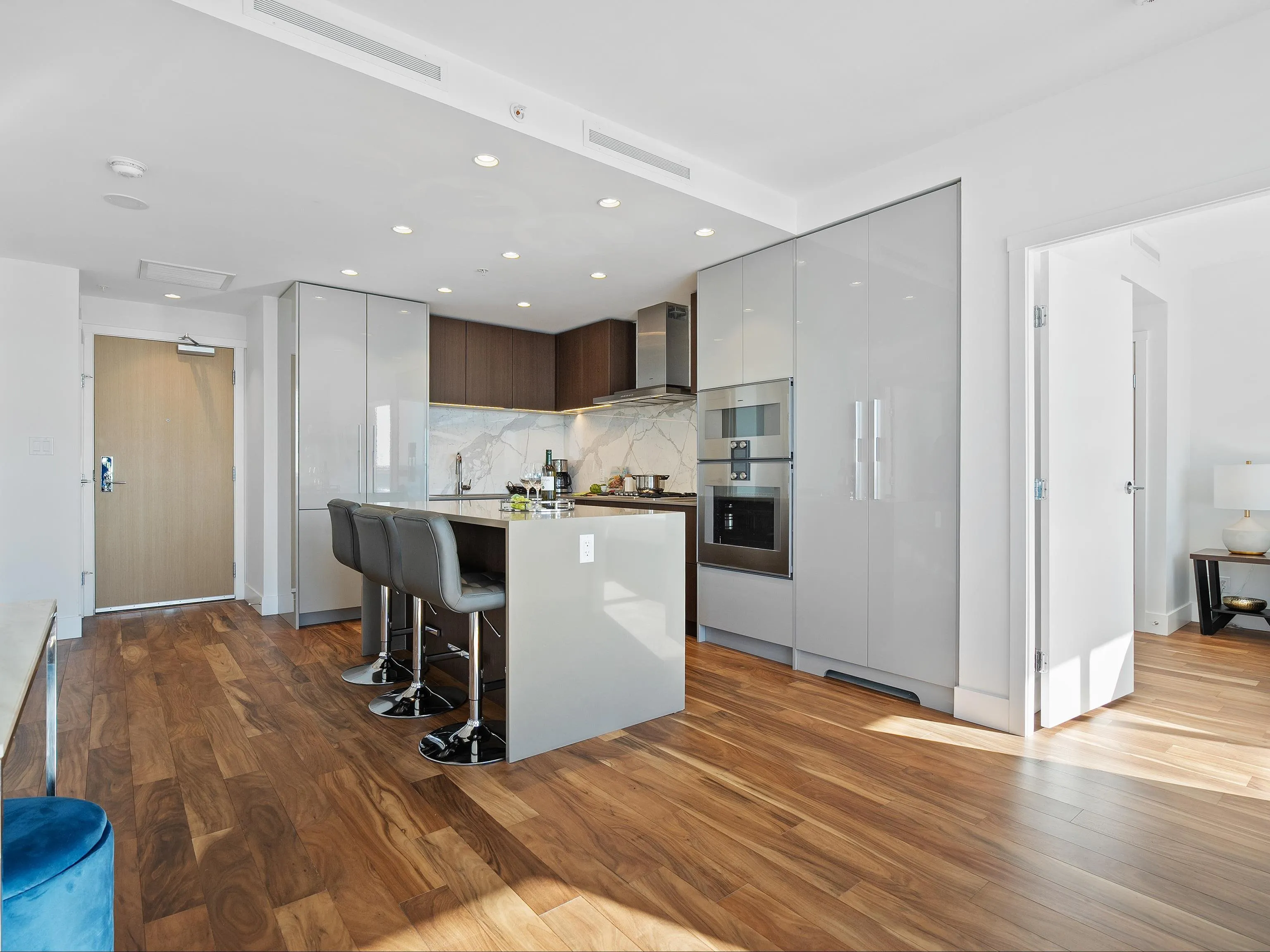 2004 1632 Lions Gate Lane