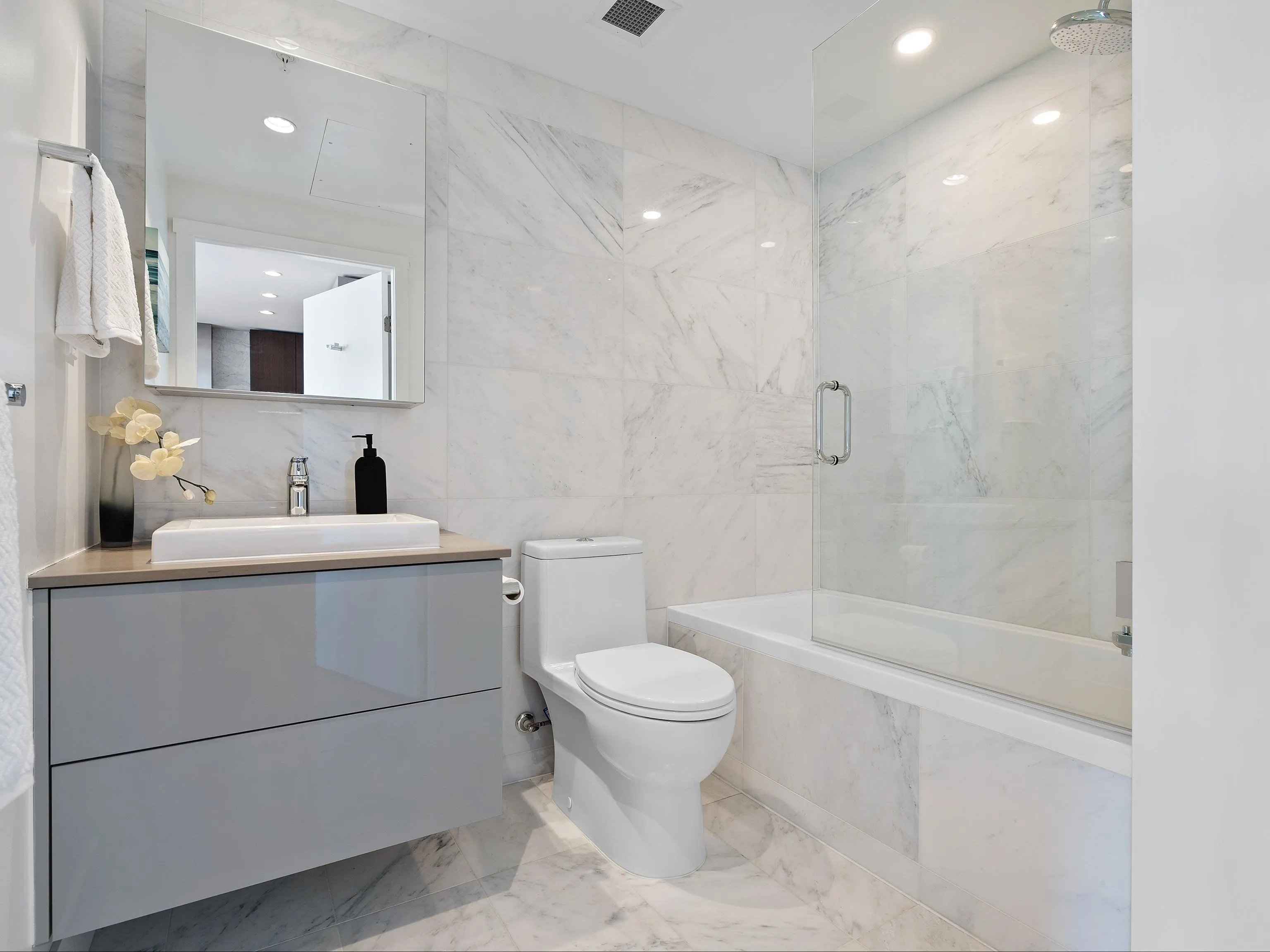 2004 1632 Lions Gate Lane