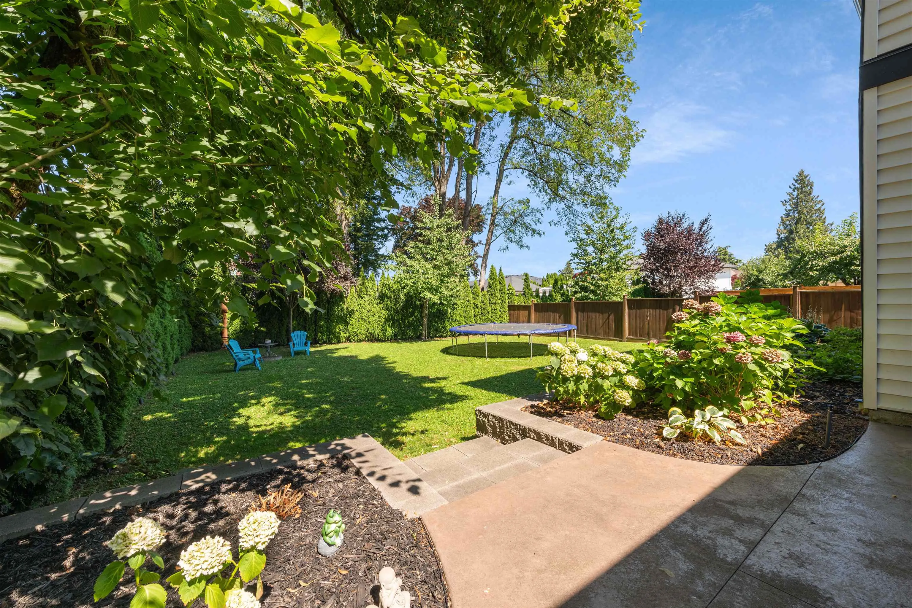 20025 Grade Crescent