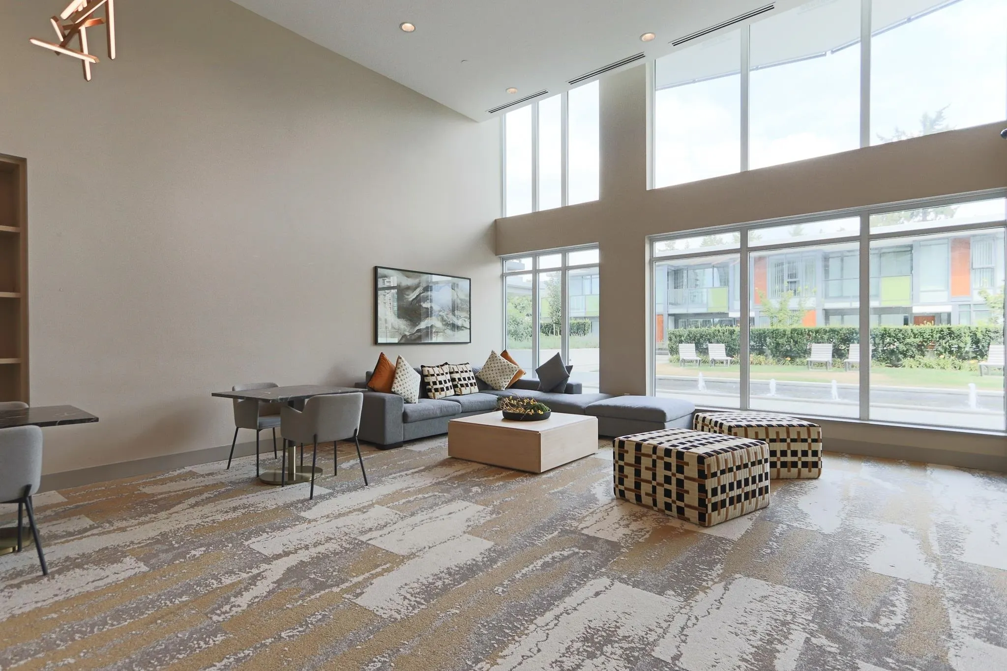 2001 1182 Westwood Street