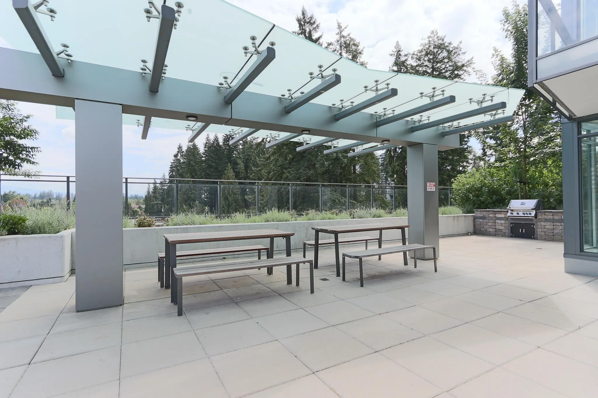 2001 1182 Westwood Street