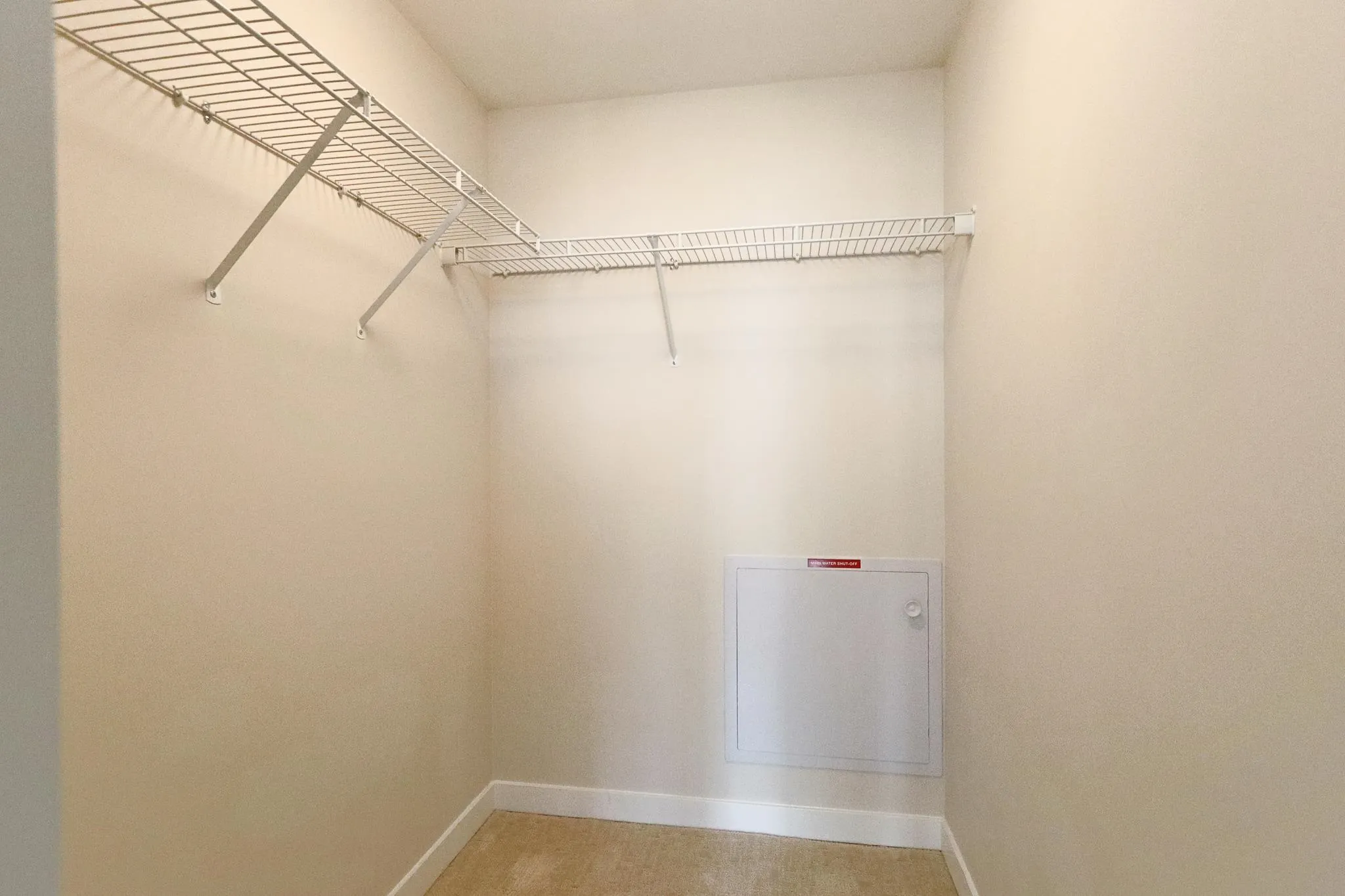 2001 1182 Westwood Street