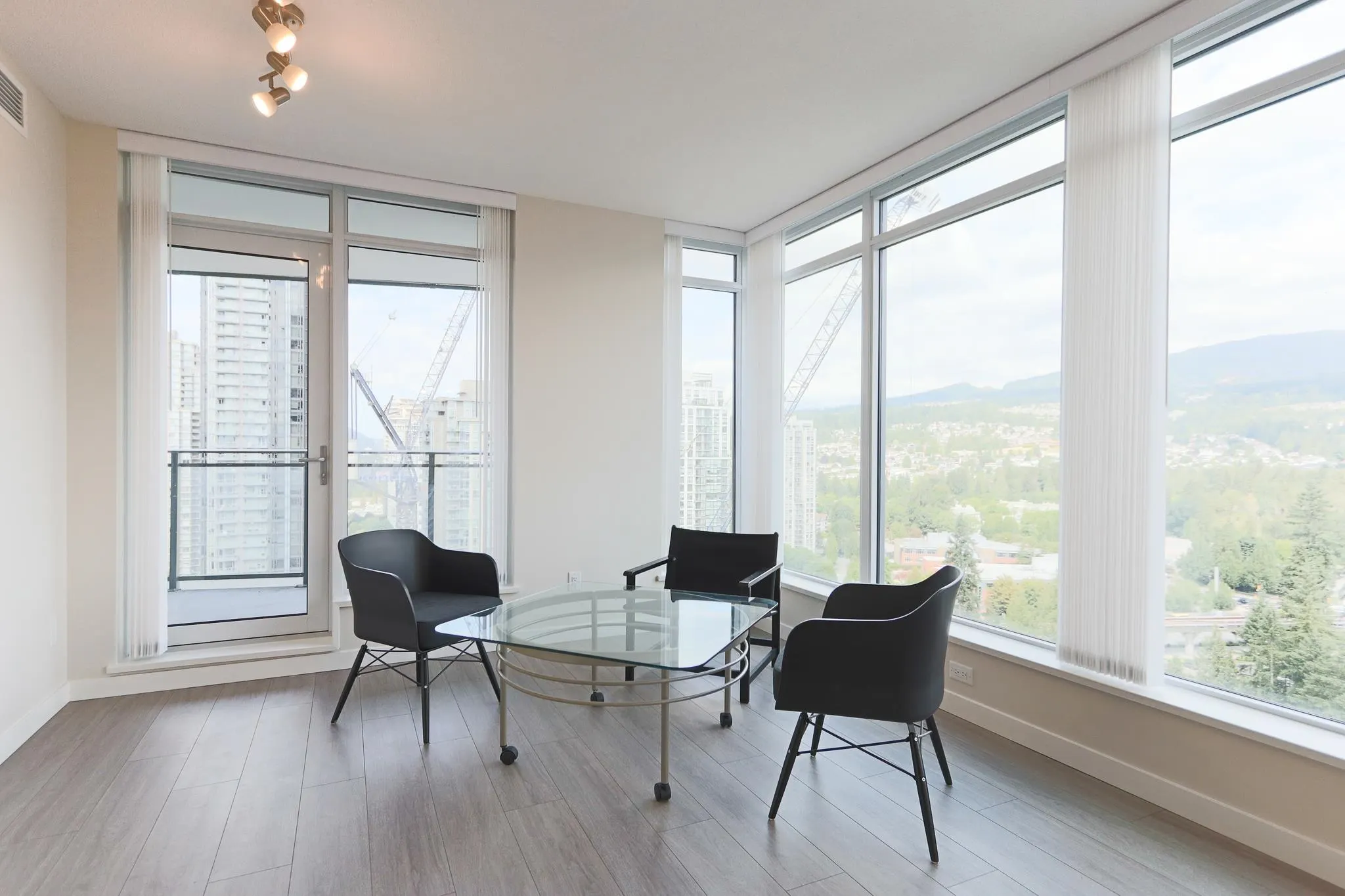 2001 1182 Westwood Street