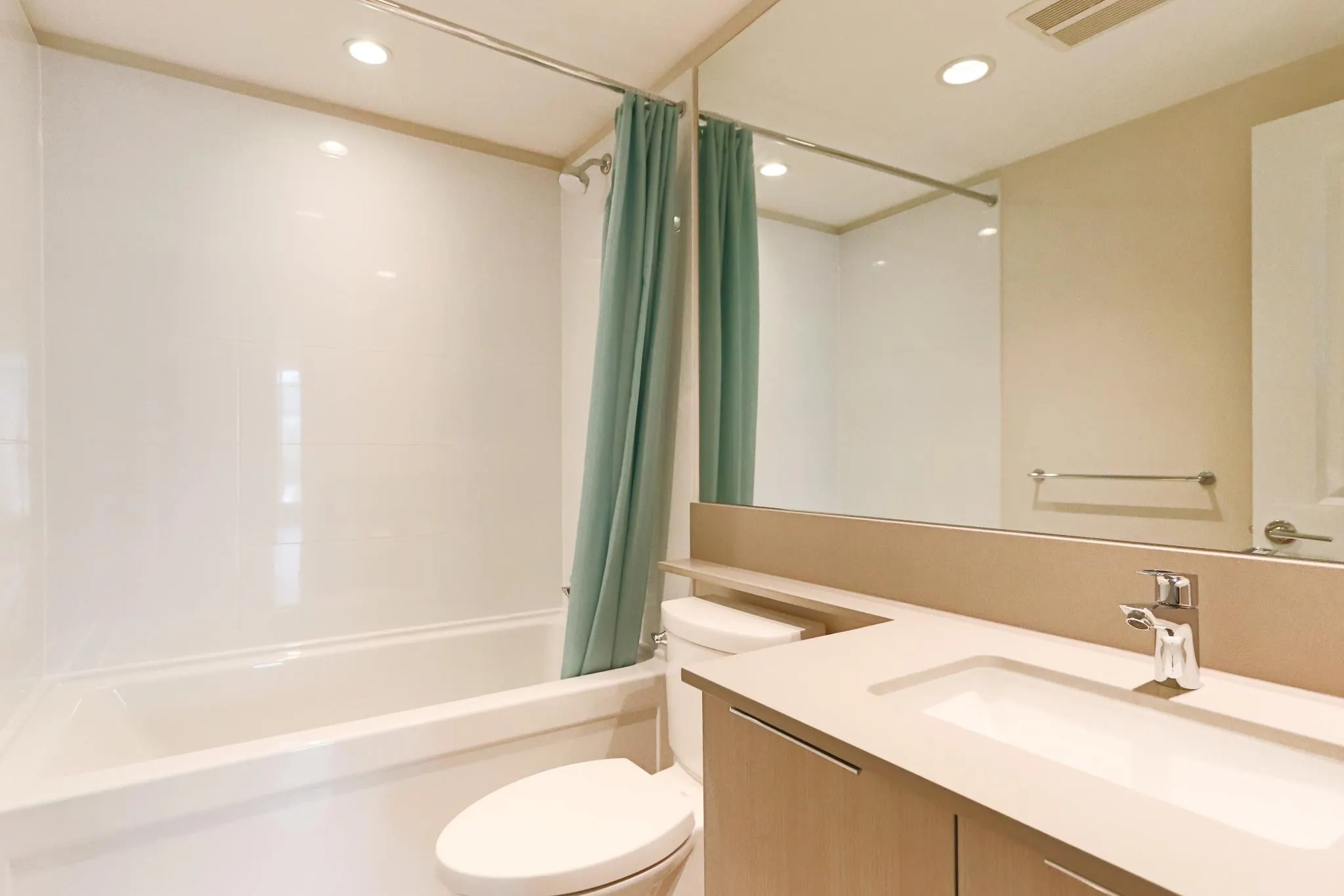 2001 1182 Westwood Street