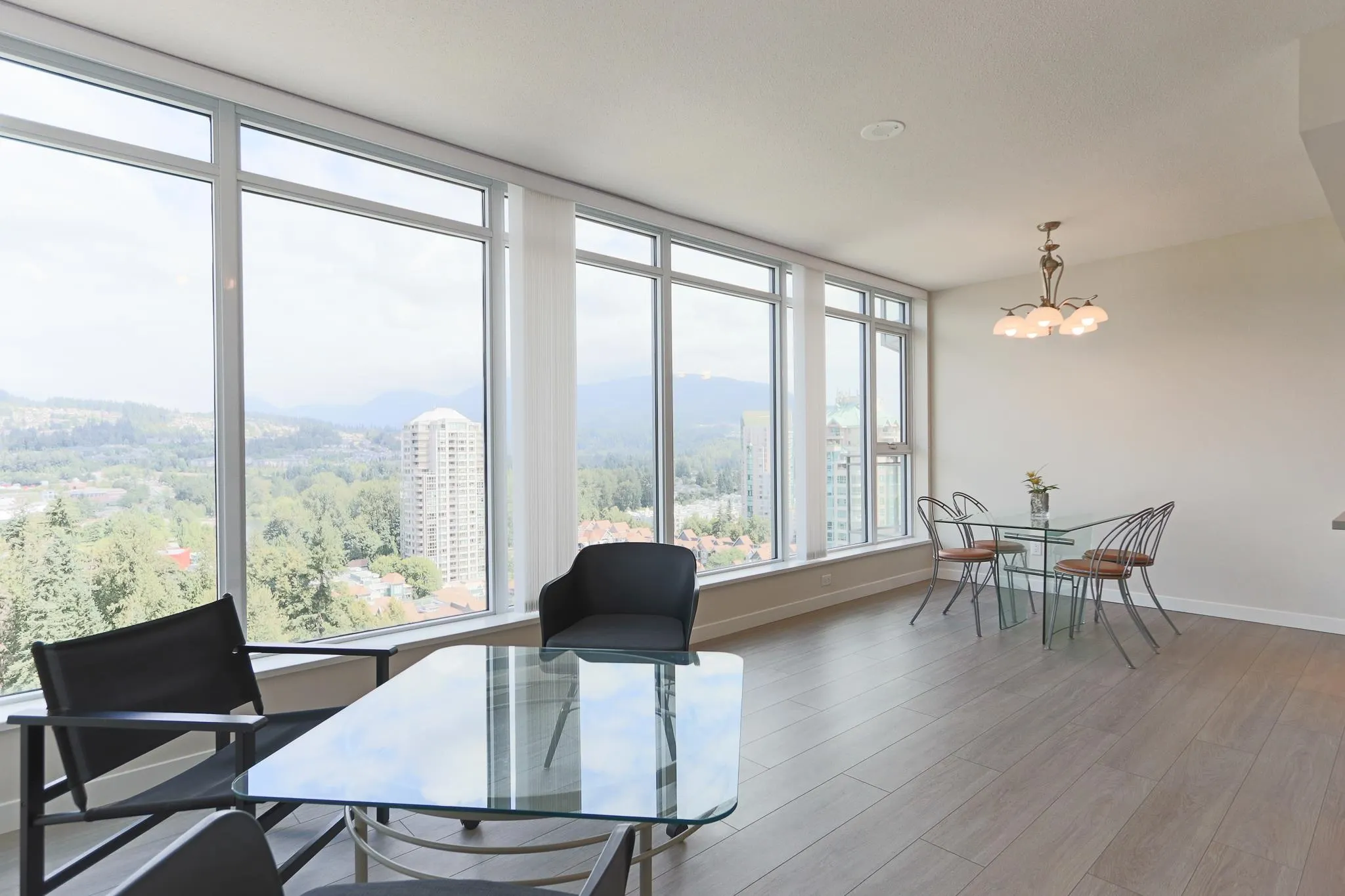 2001 1182 Westwood Street