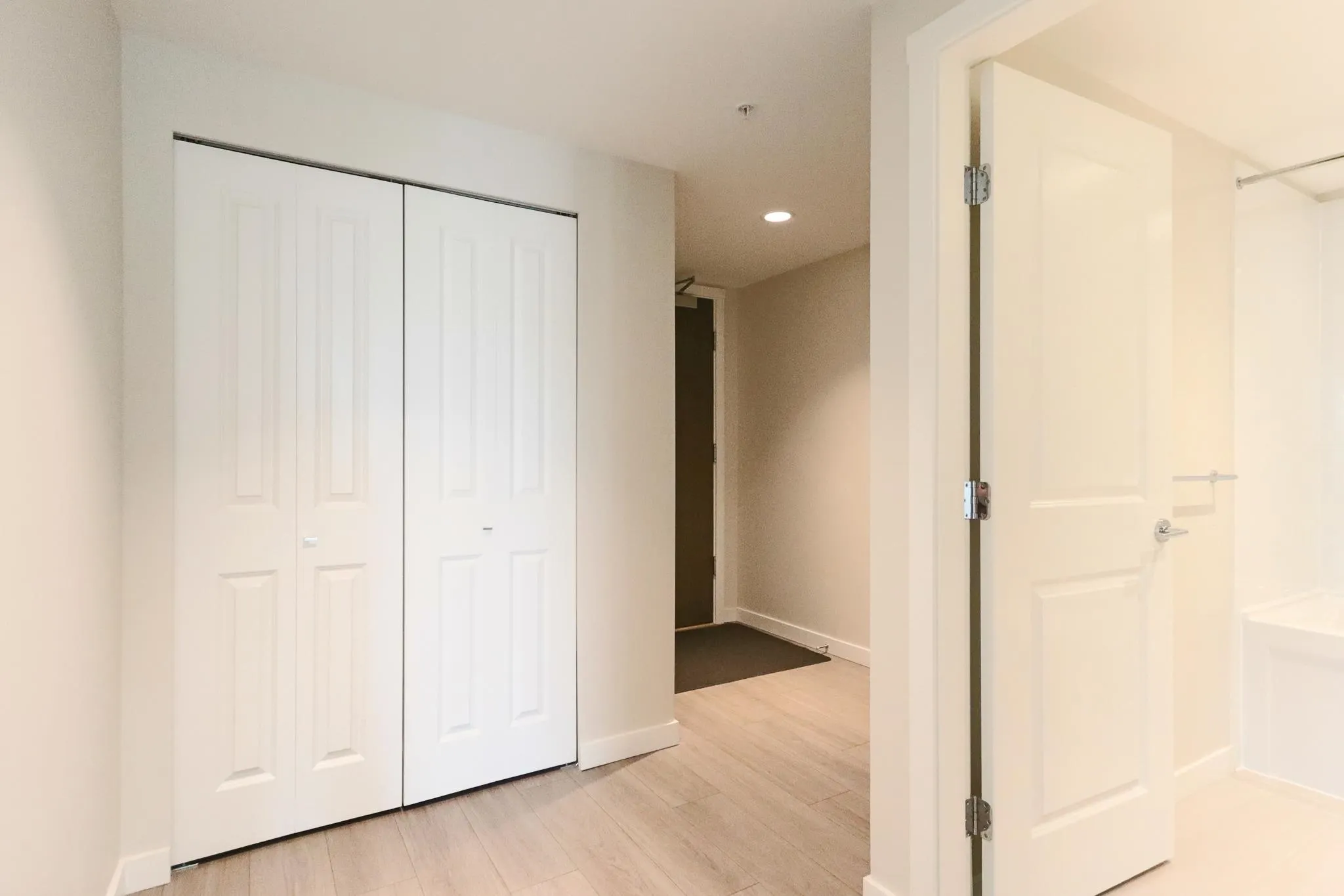 2001 1182 Westwood Street