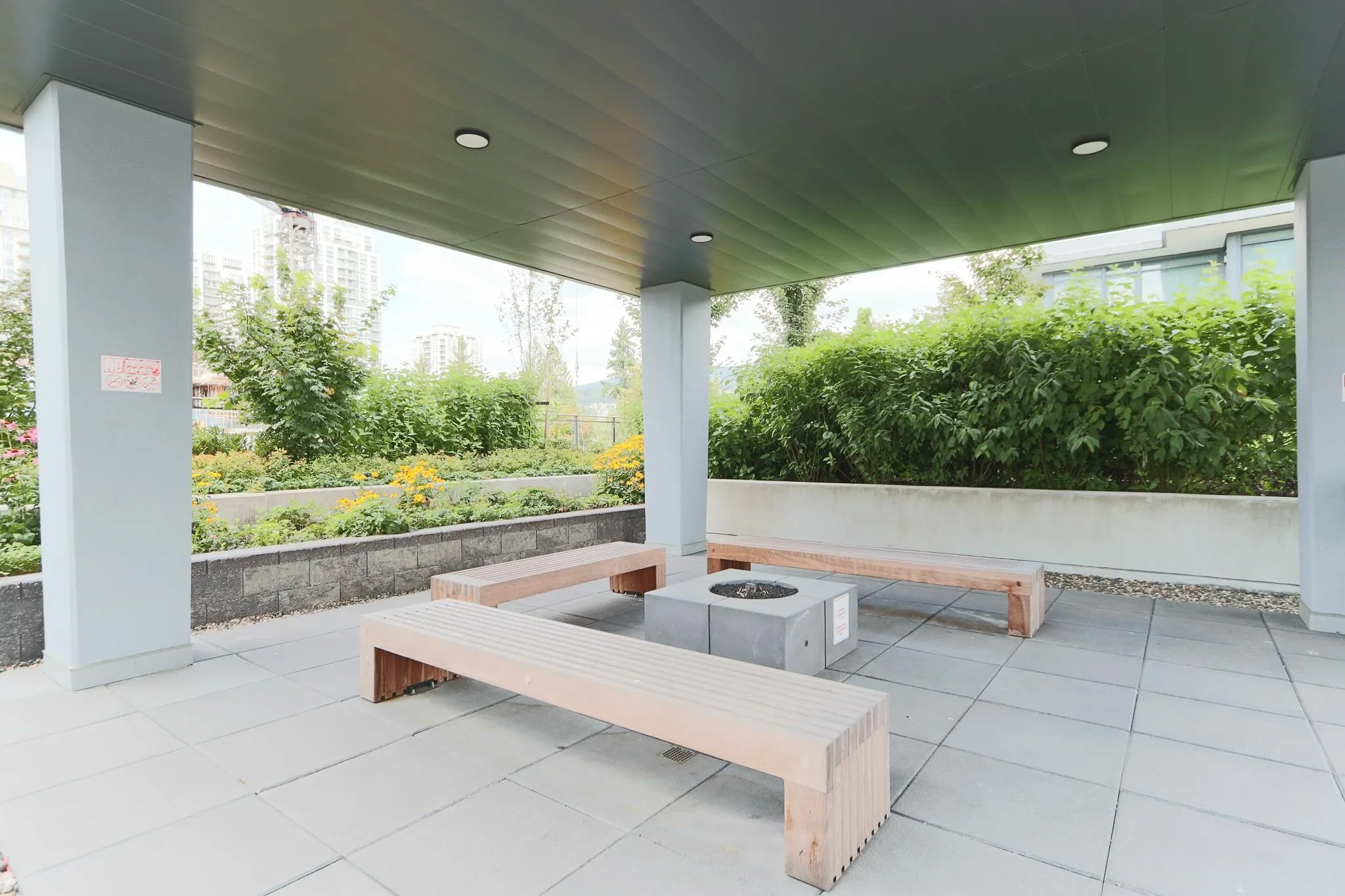 2001 1182 Westwood Street