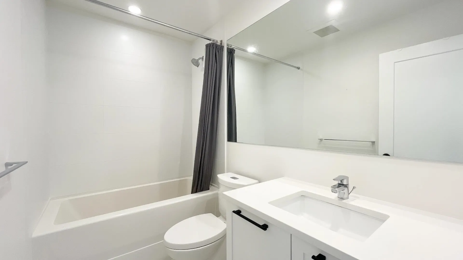 33 3552 Victoria Drive