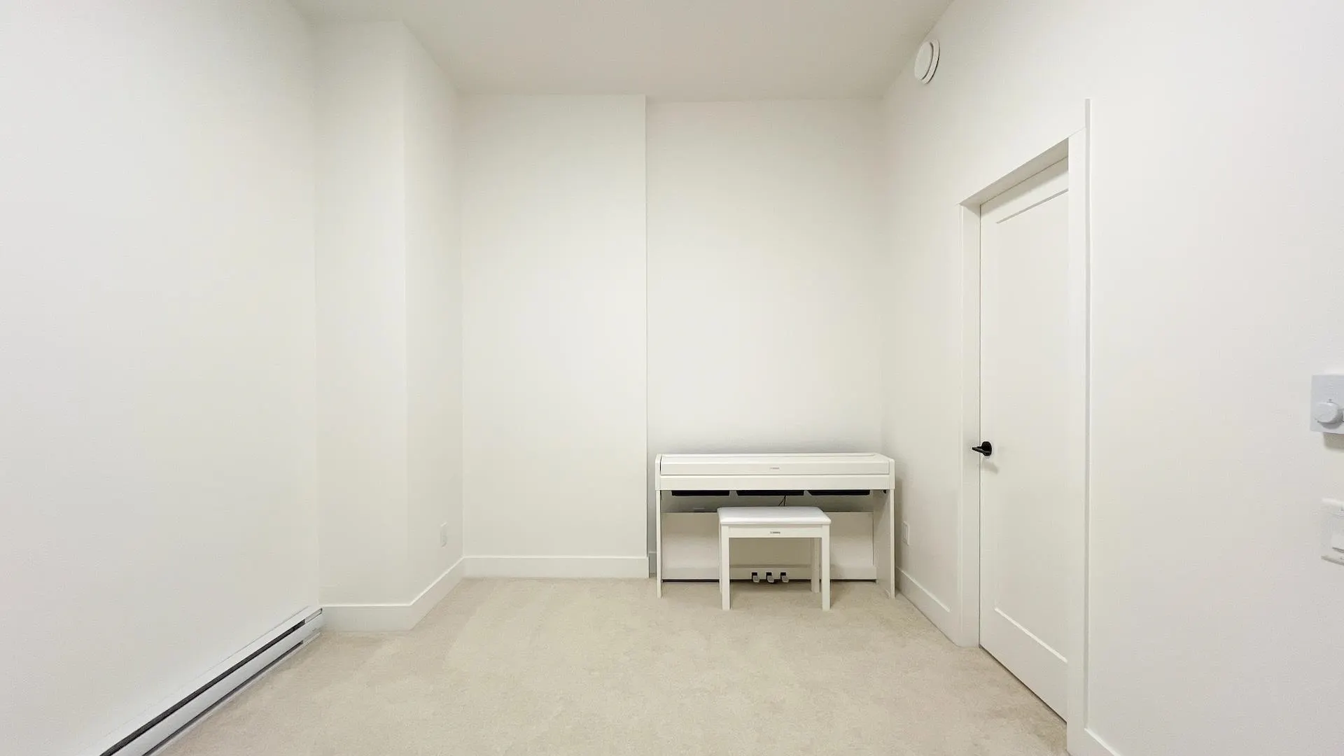 33 3552 Victoria Drive