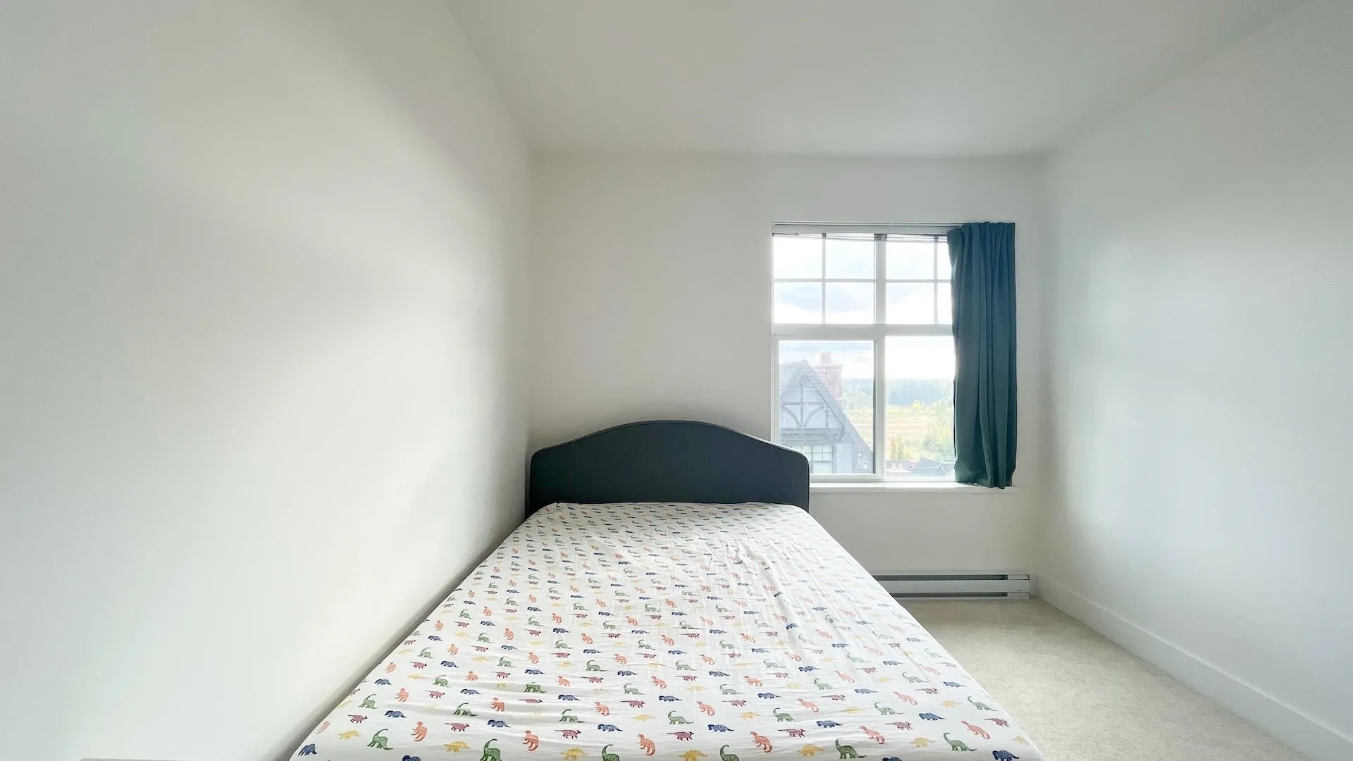 33 3552 Victoria Drive