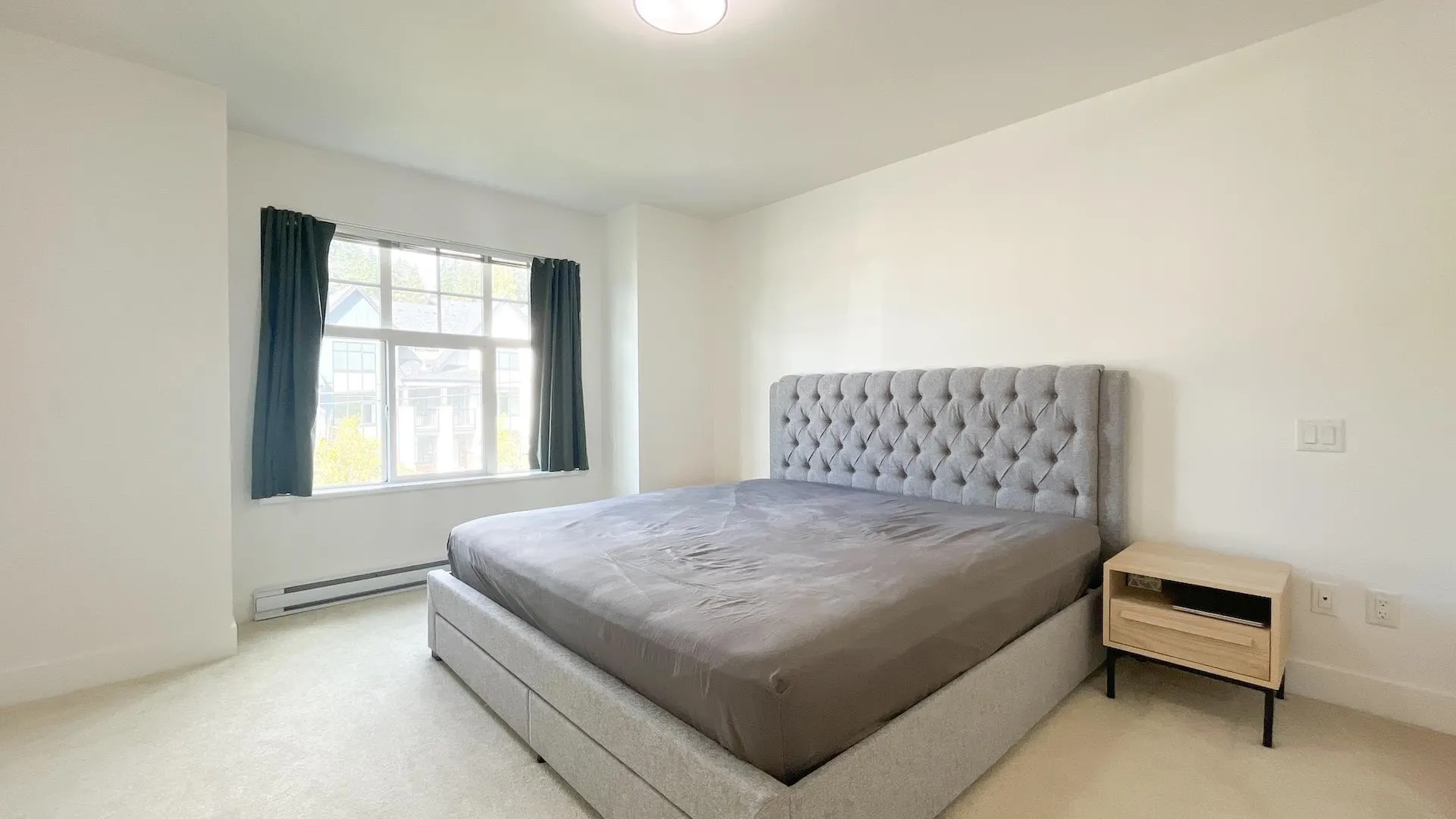 33 3552 Victoria Drive