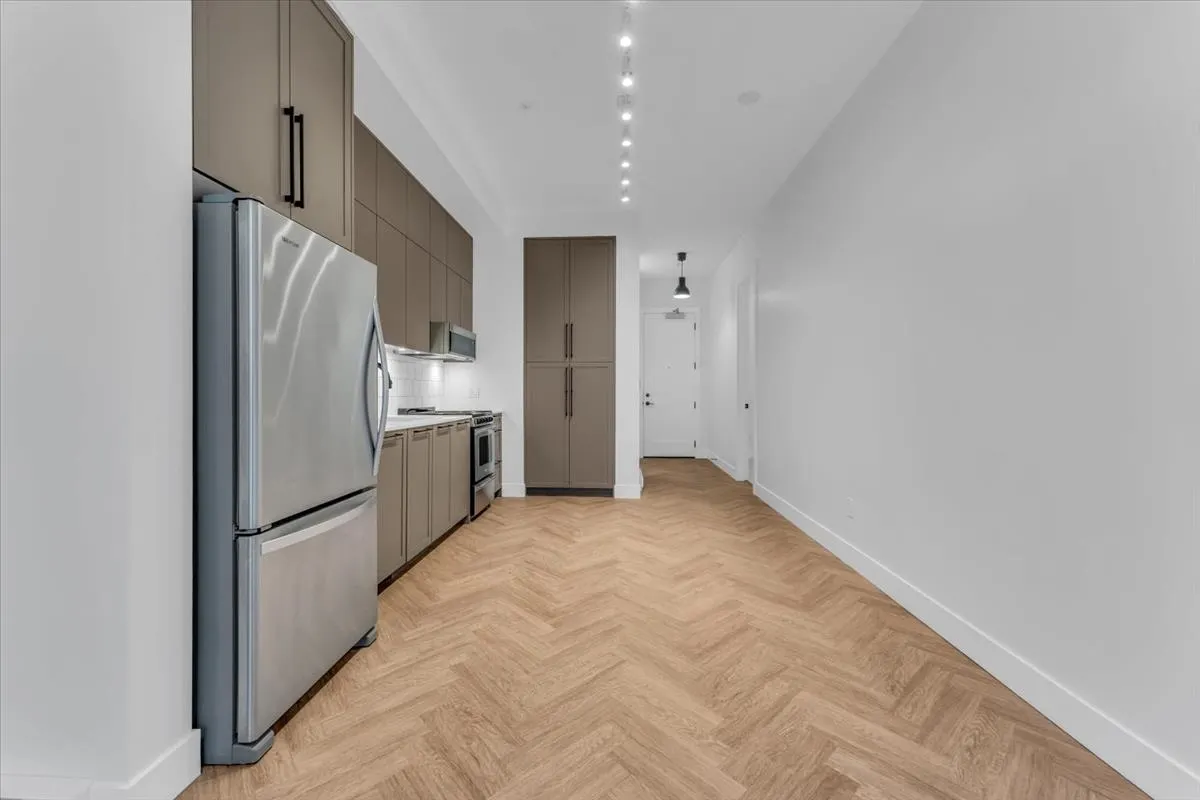 112 13929 105 Boulevard