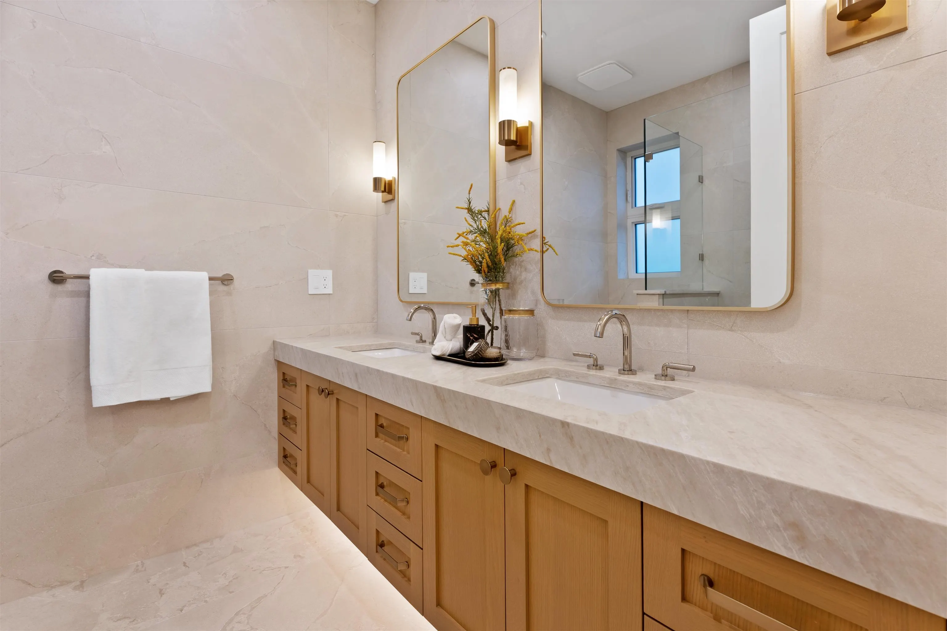 1 1765 Graveley Street