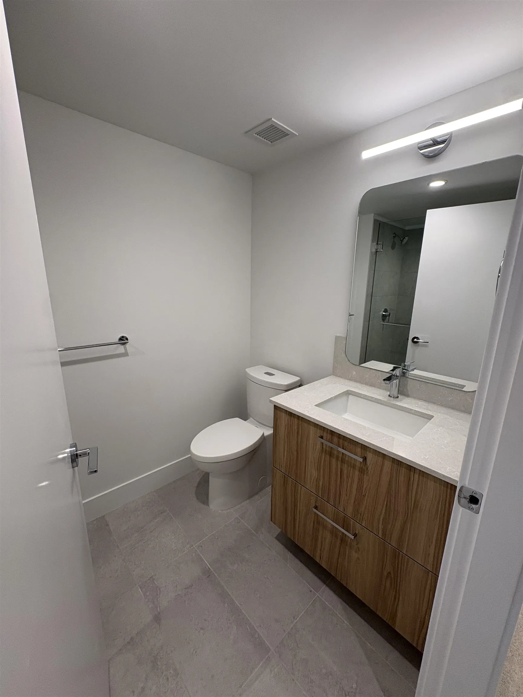 105 2304 Emery Court