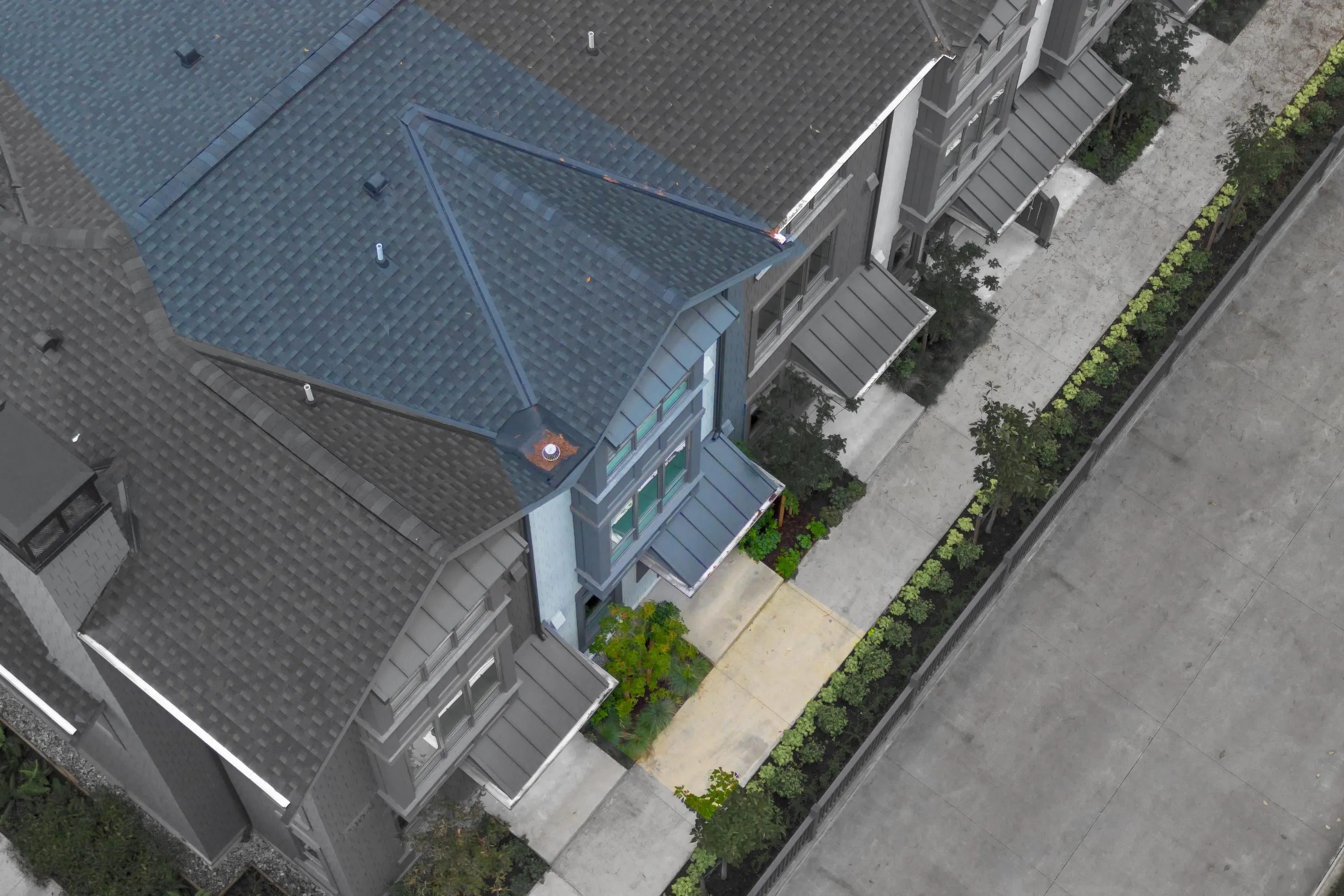 105 2304 Emery Court