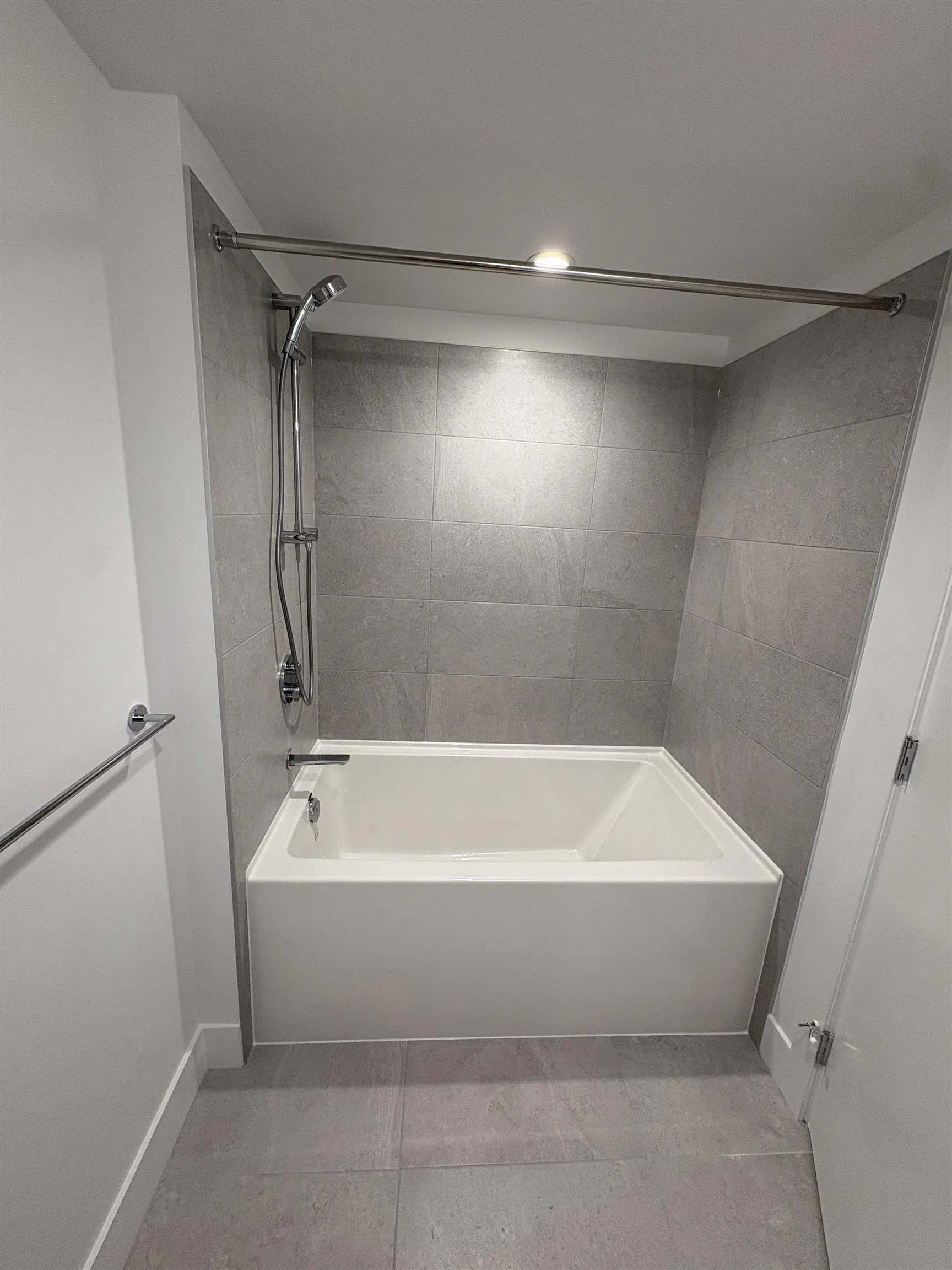 105 2304 Emery Court