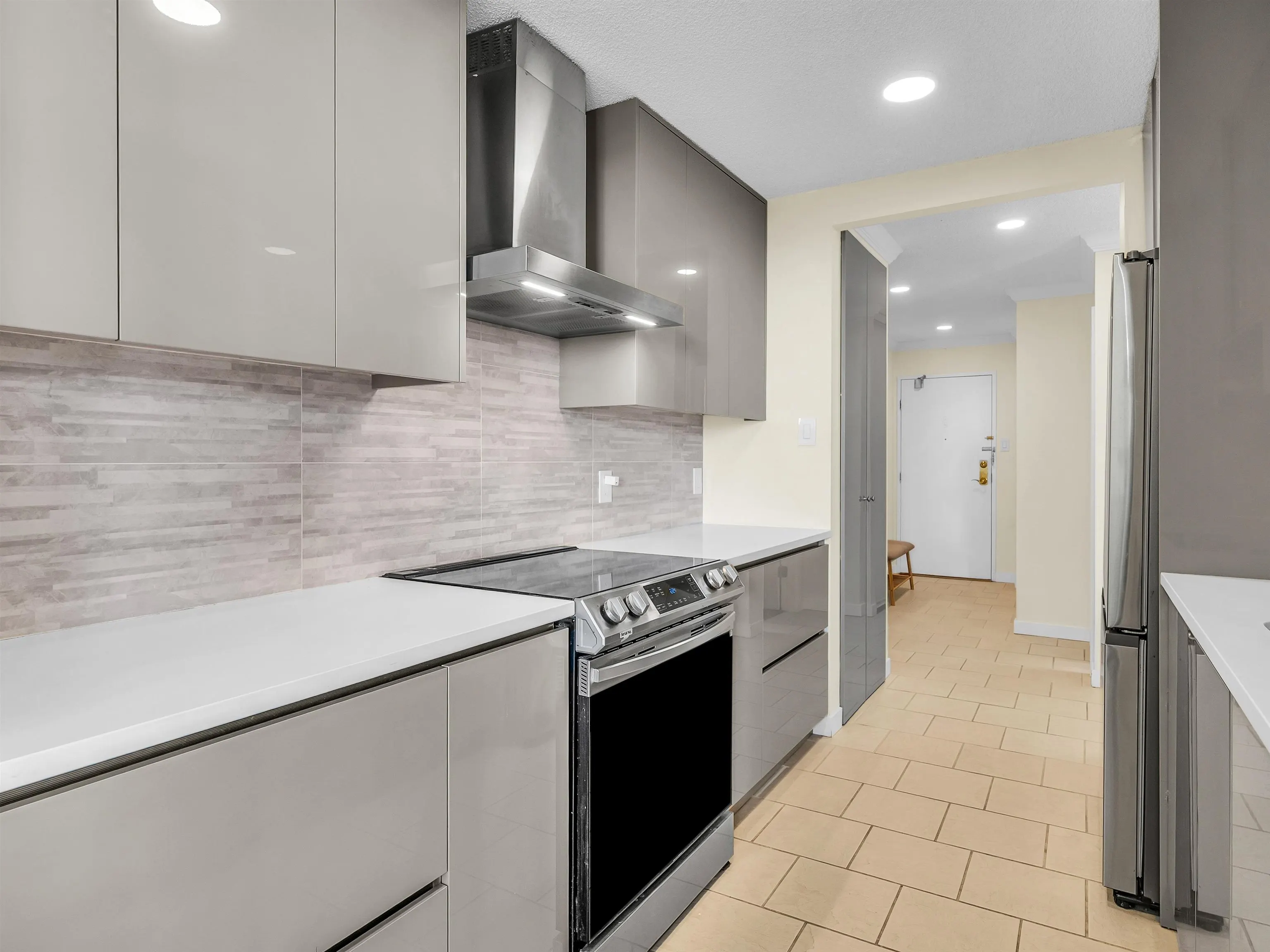 1609 2024 Fullerton Avenue