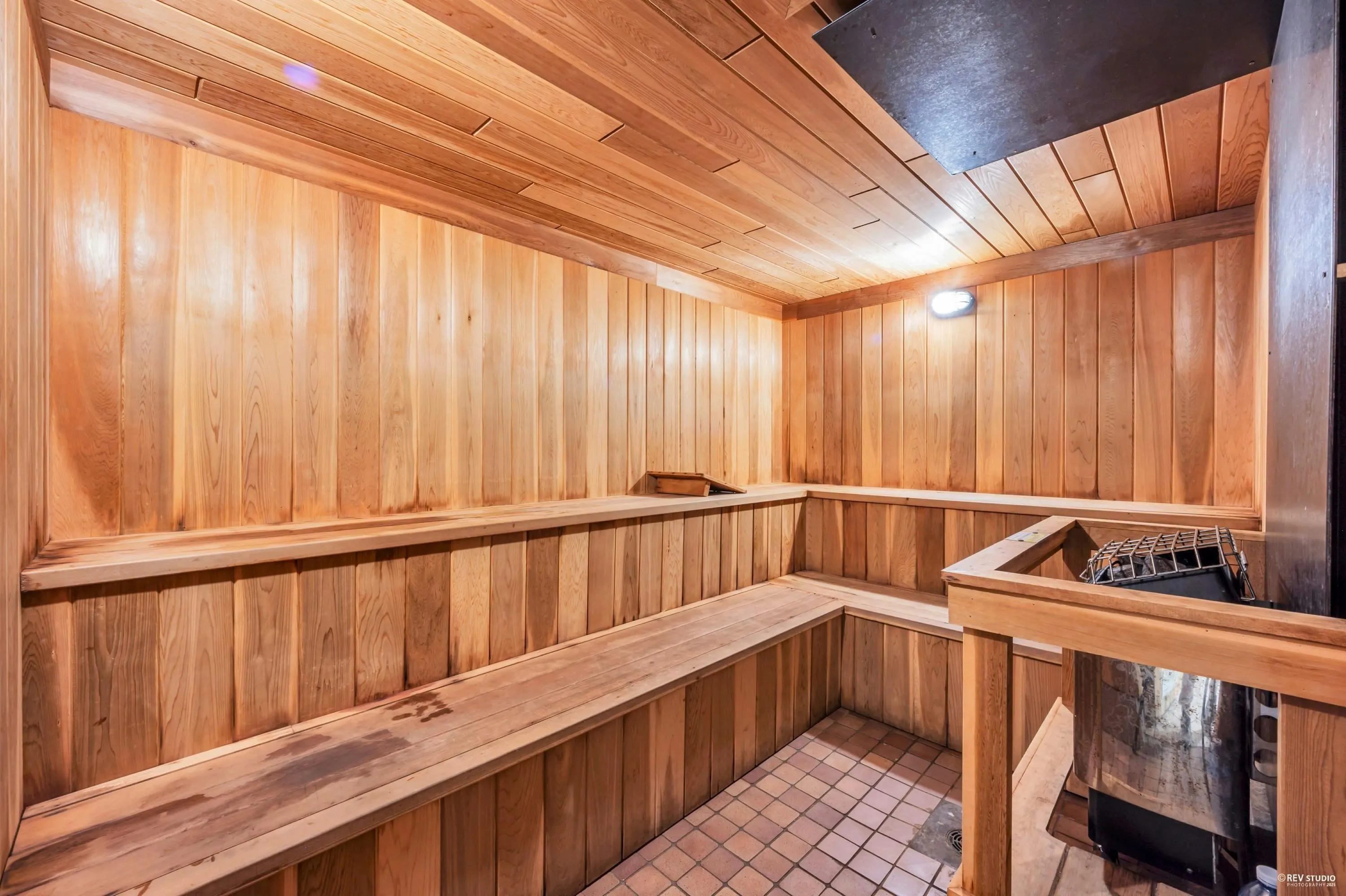 1609 2024 Fullerton Avenue