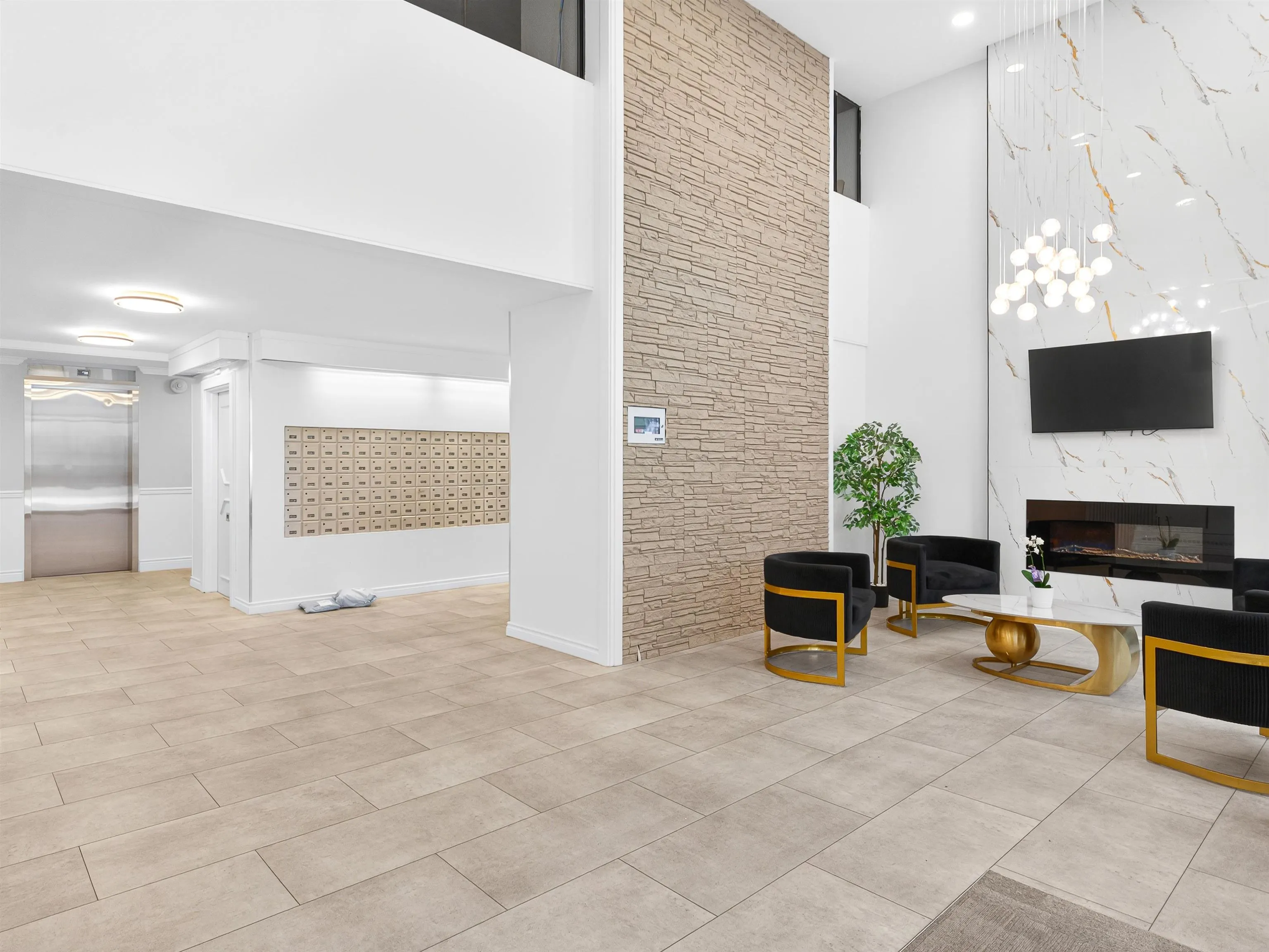 1609 2024 Fullerton Avenue