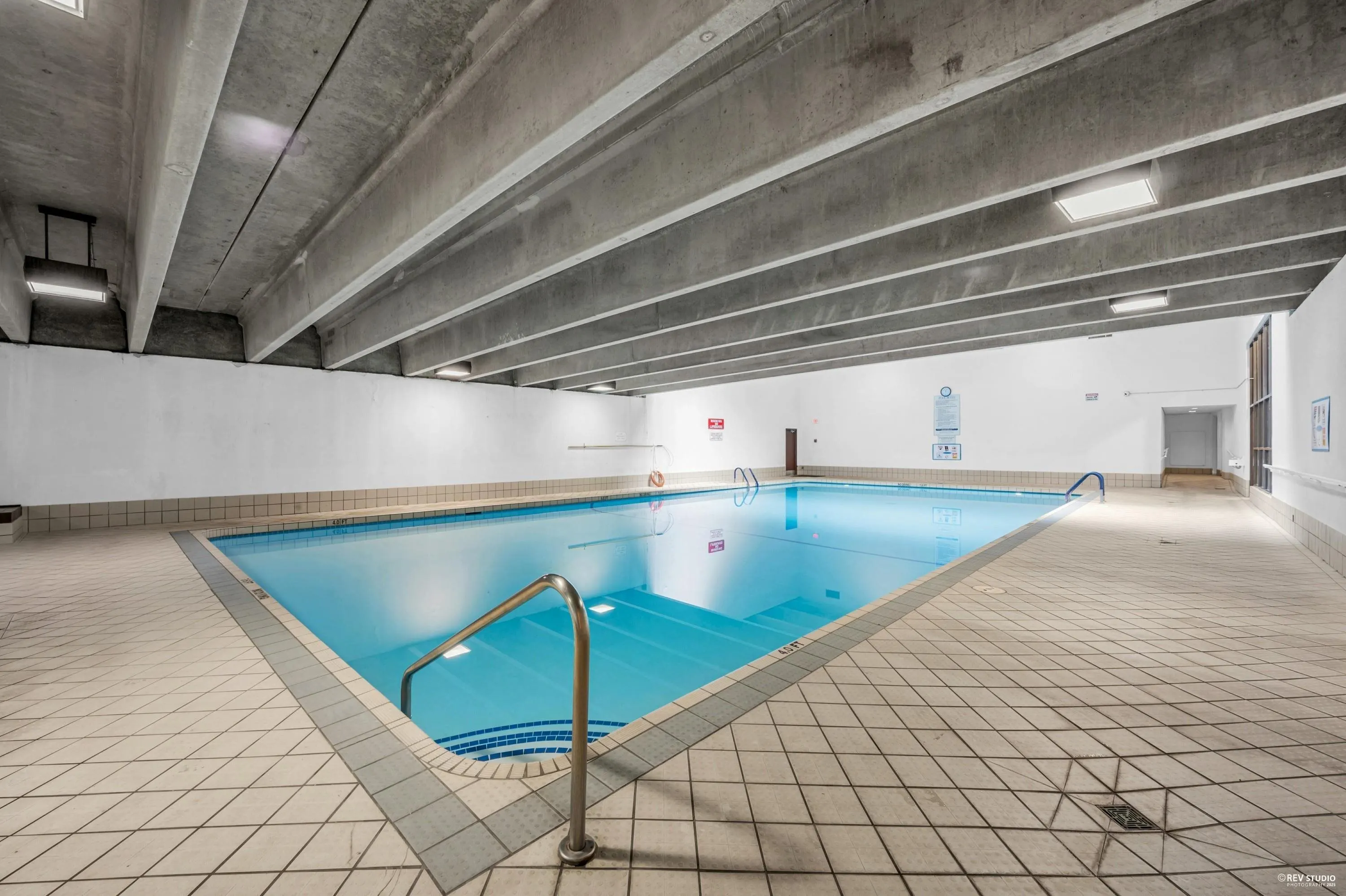 1609 2024 Fullerton Avenue