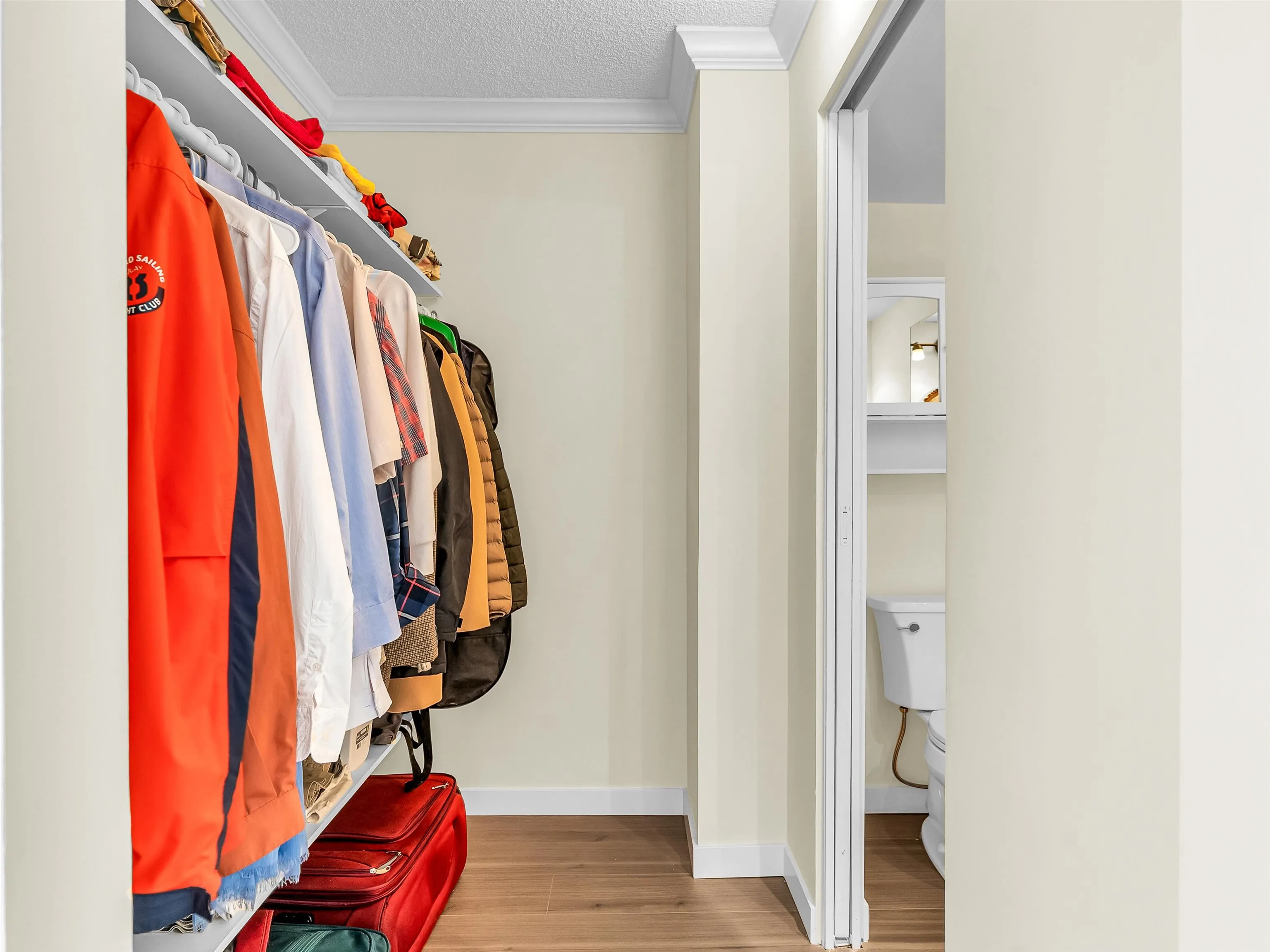 1609 2024 Fullerton Avenue