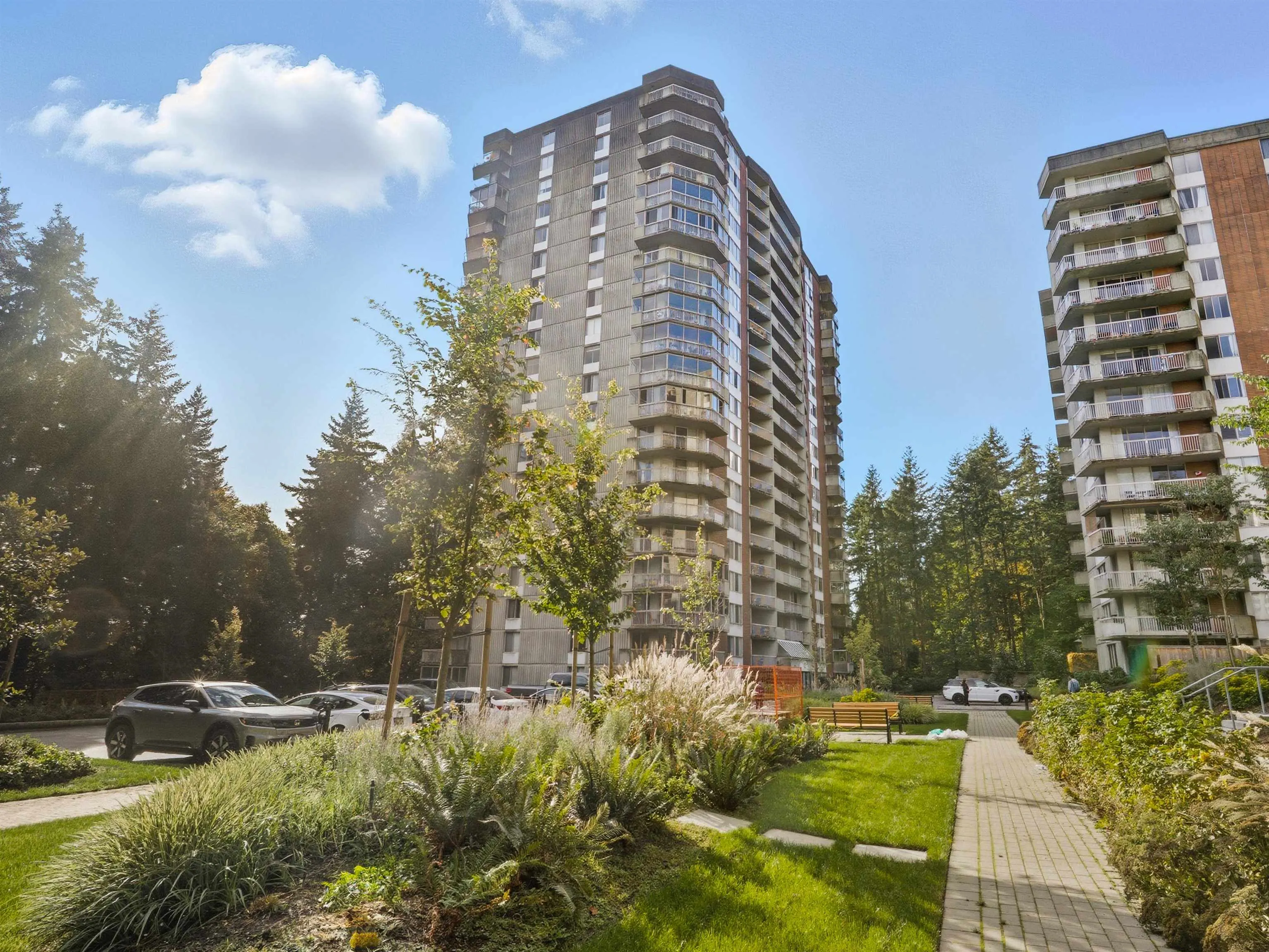 1609 2024 Fullerton Avenue