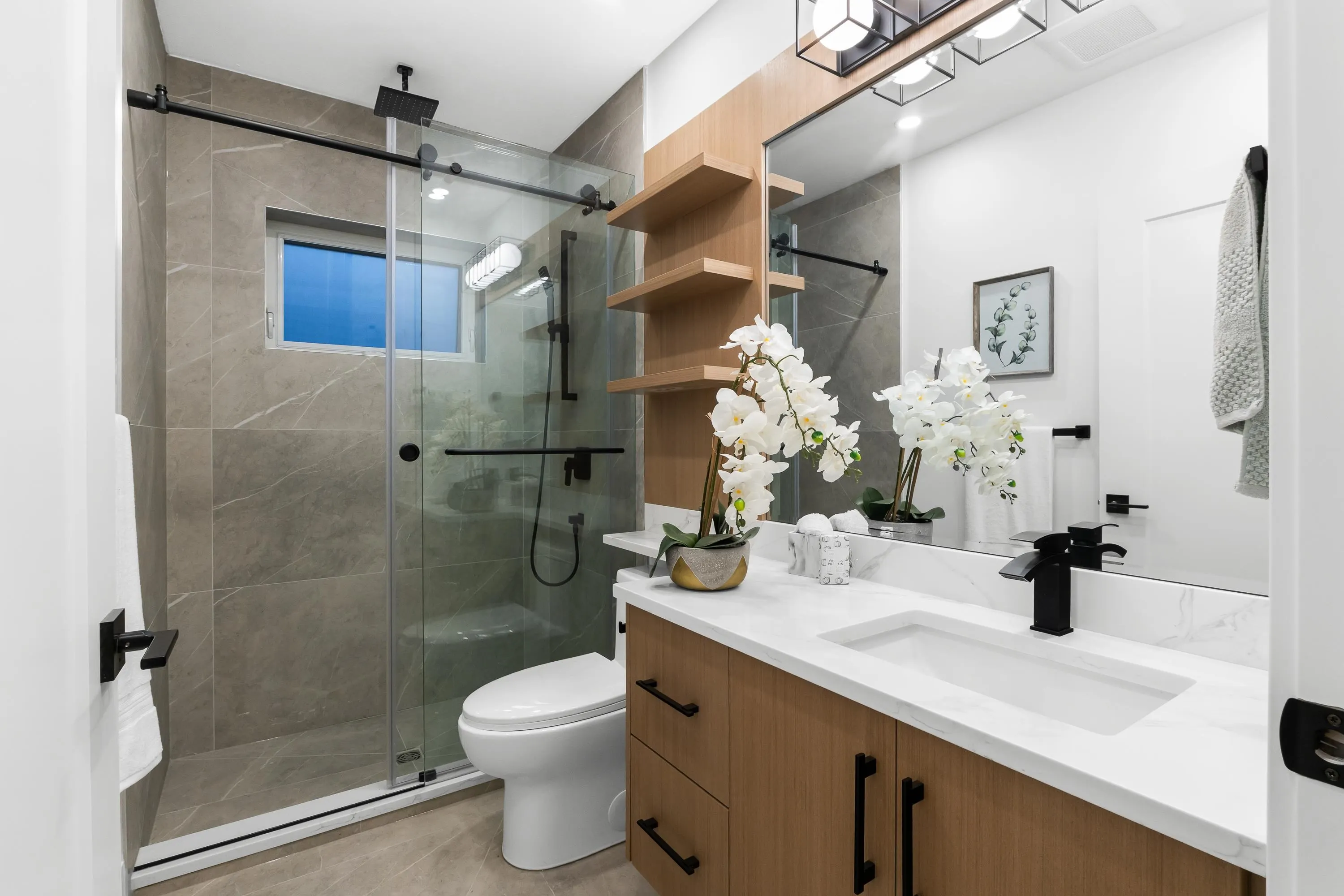 1 1166 E 11th Avenue