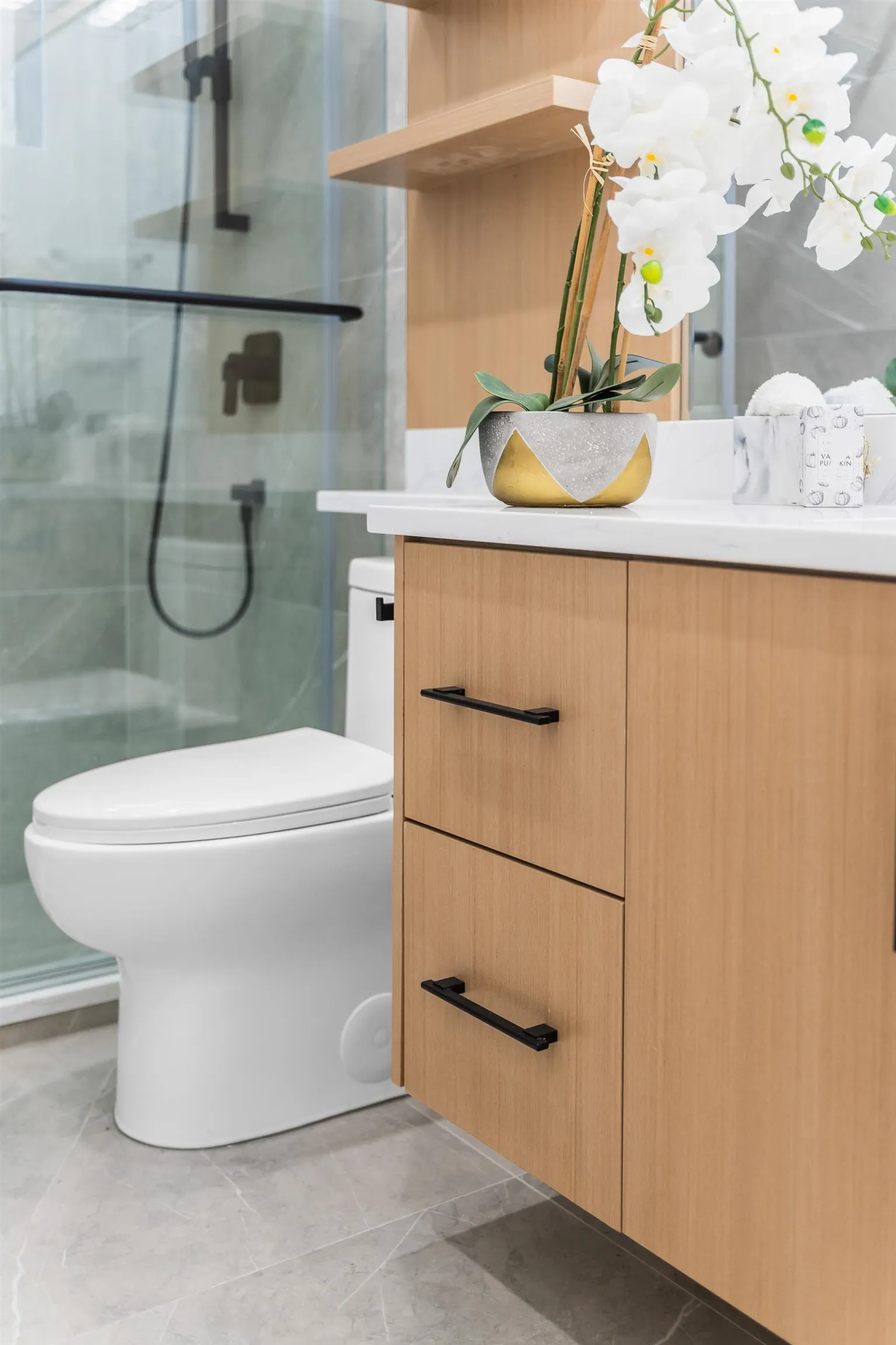 1 1166 E 11th Avenue