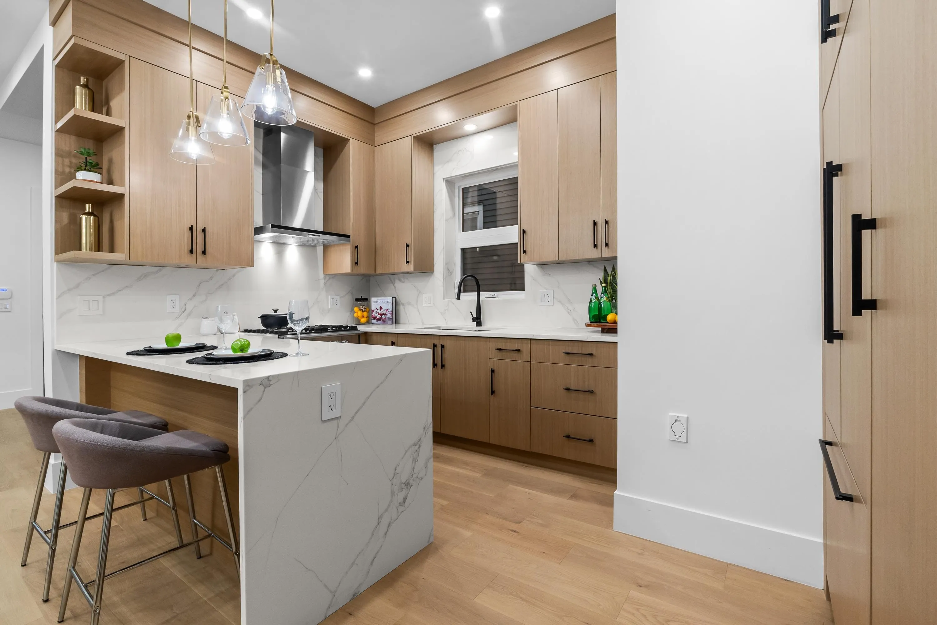 1 1166 E 11th Avenue