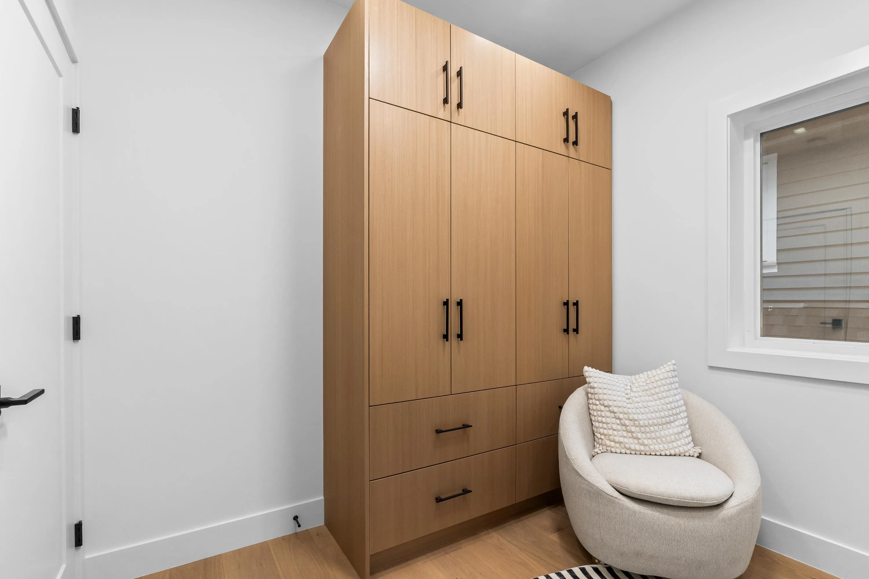 1 1166 E 11th Avenue